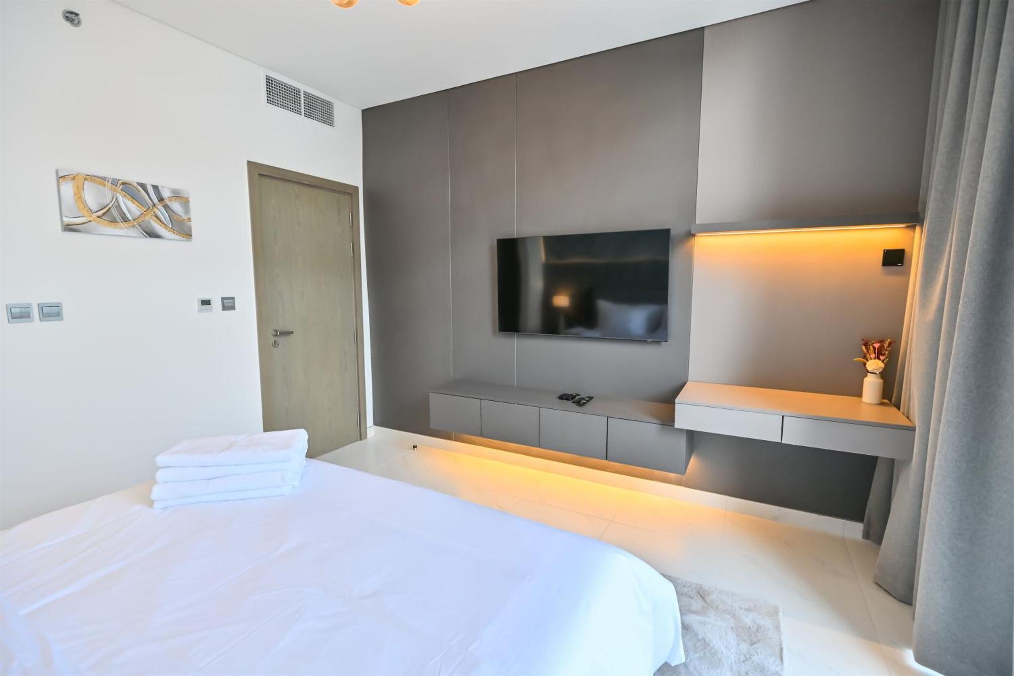 1br W Exclusive Lagoon Access In District One Meydan Apartment *