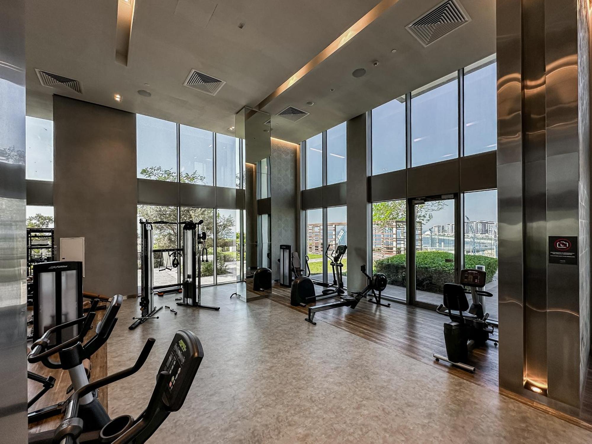 Elegantescapes - Large 2br W Marina And Sea View Apartment Dubai