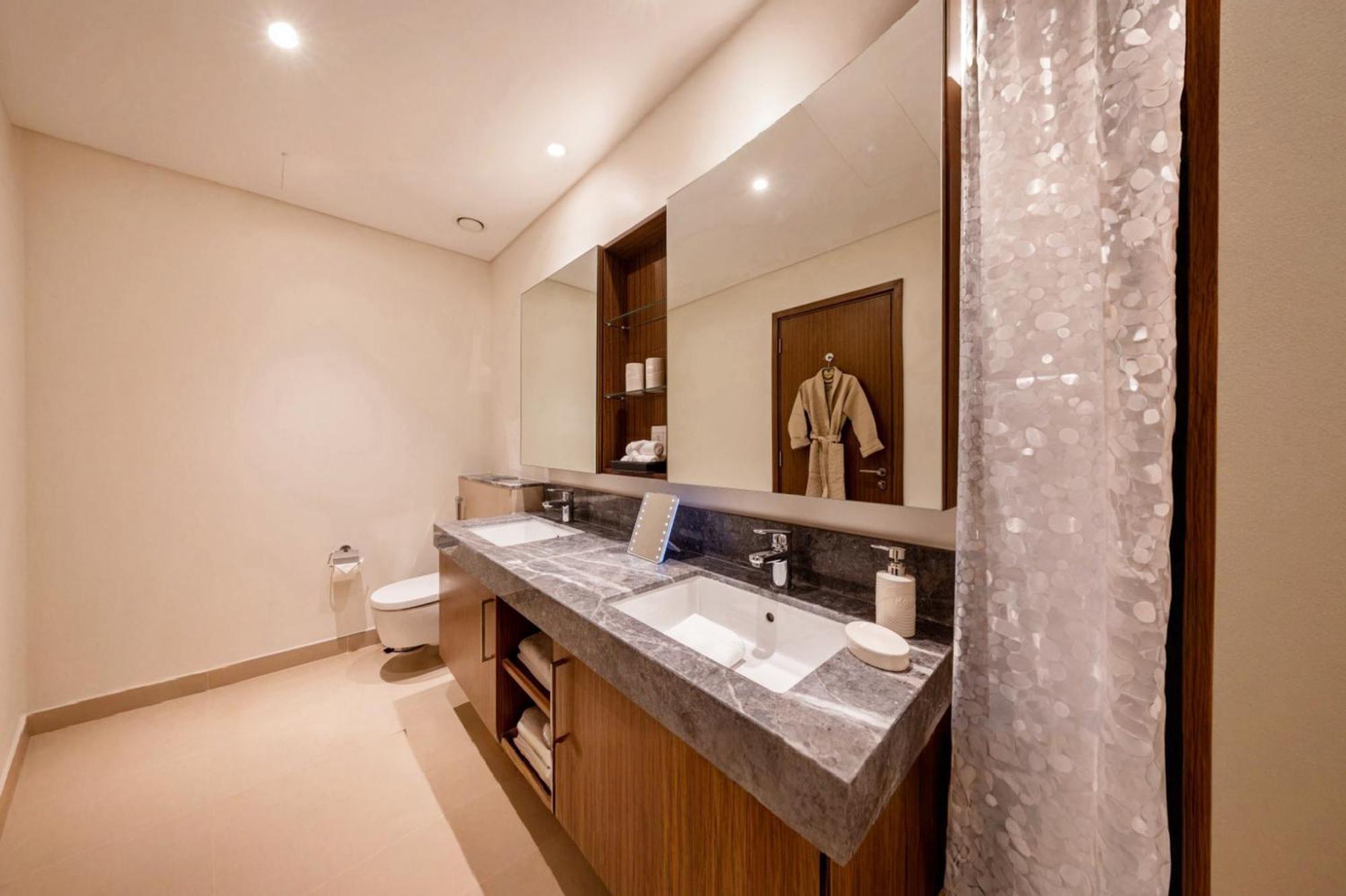 Apartment Elegantescapes - Large 2br W Marina And Sea View *
