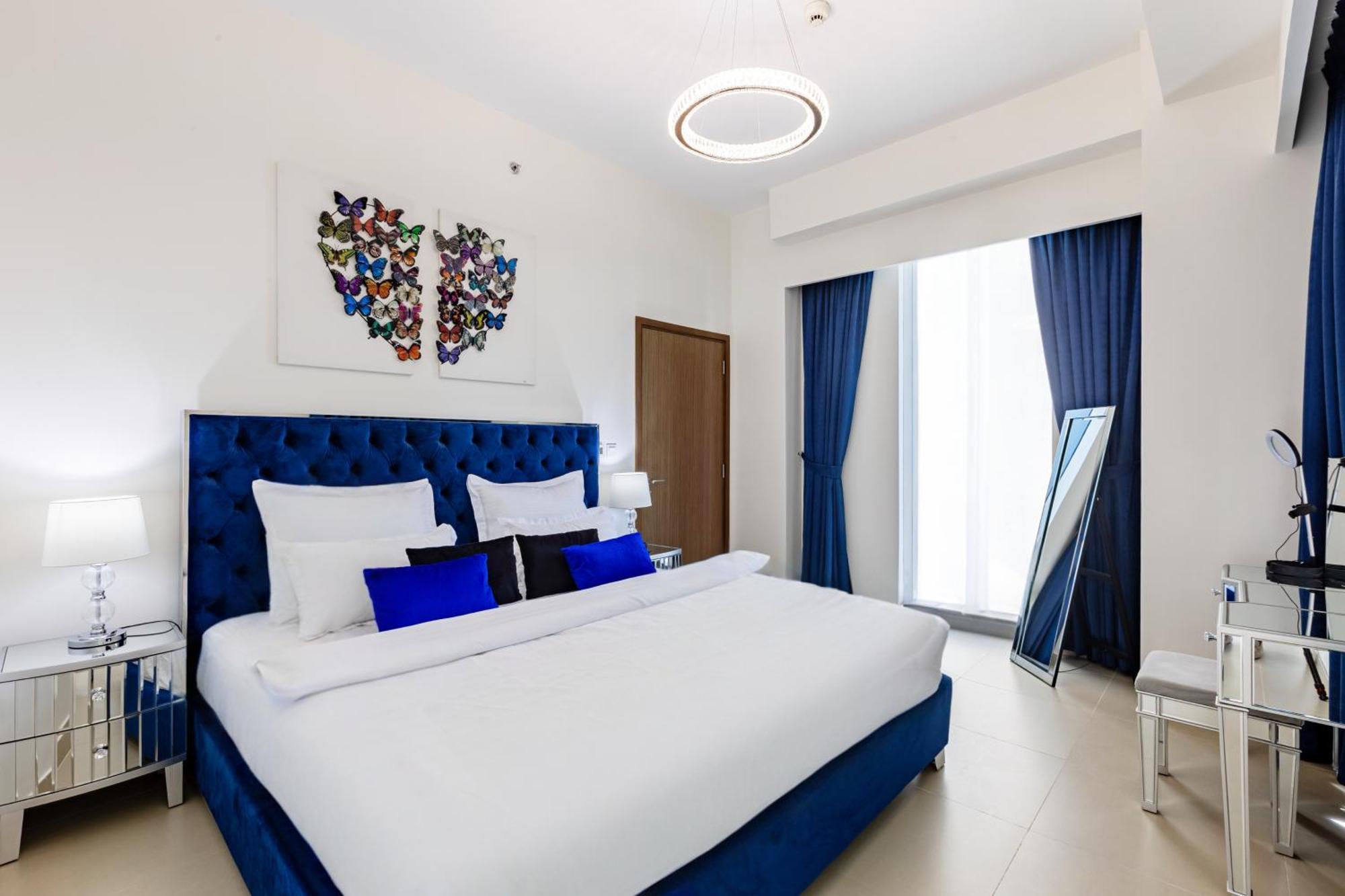 Elegantescapes - Large 2br W Marina And Sea View *