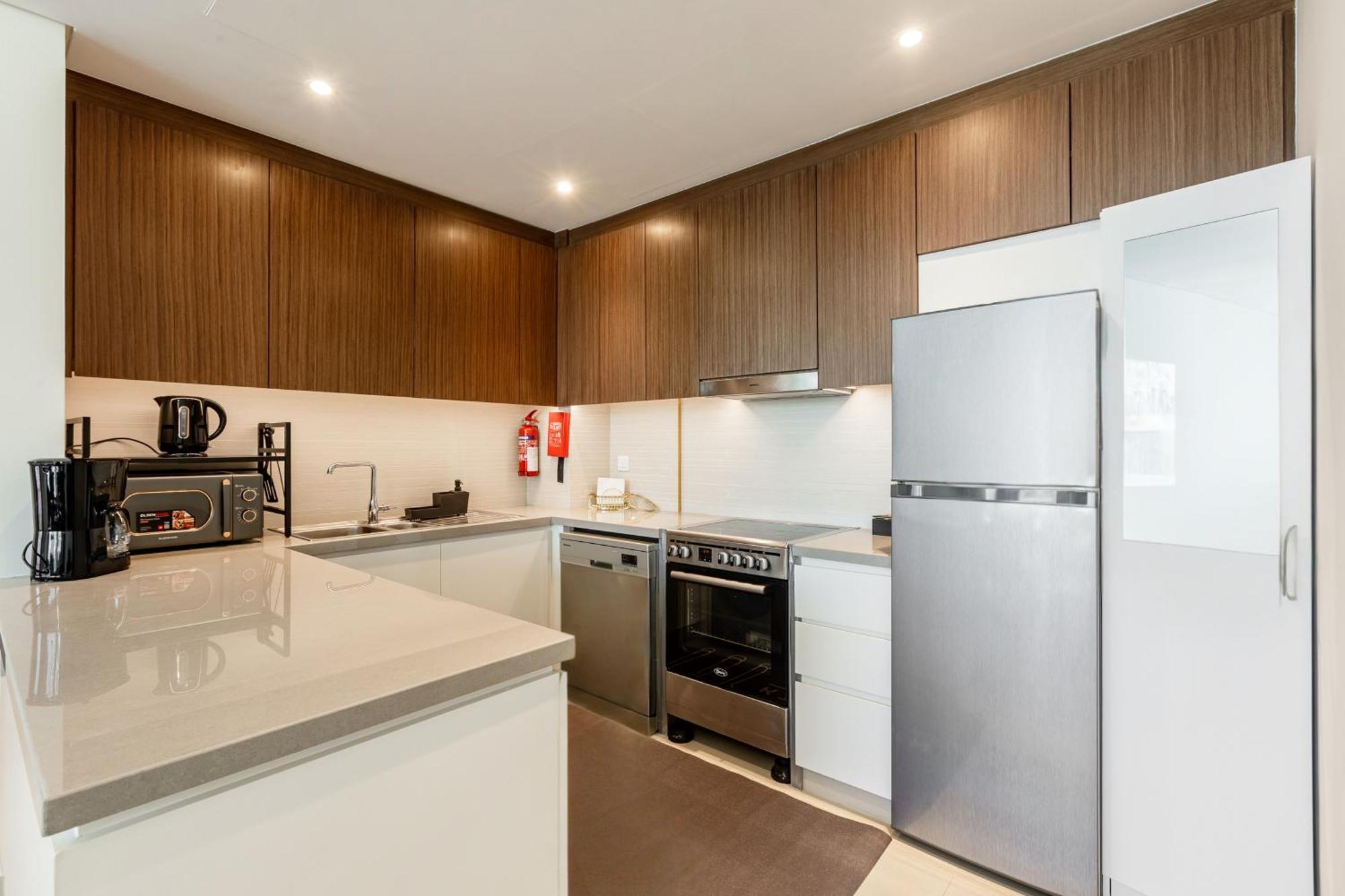Apartment Elegantescapes - Large 2br W Marina And Sea View *