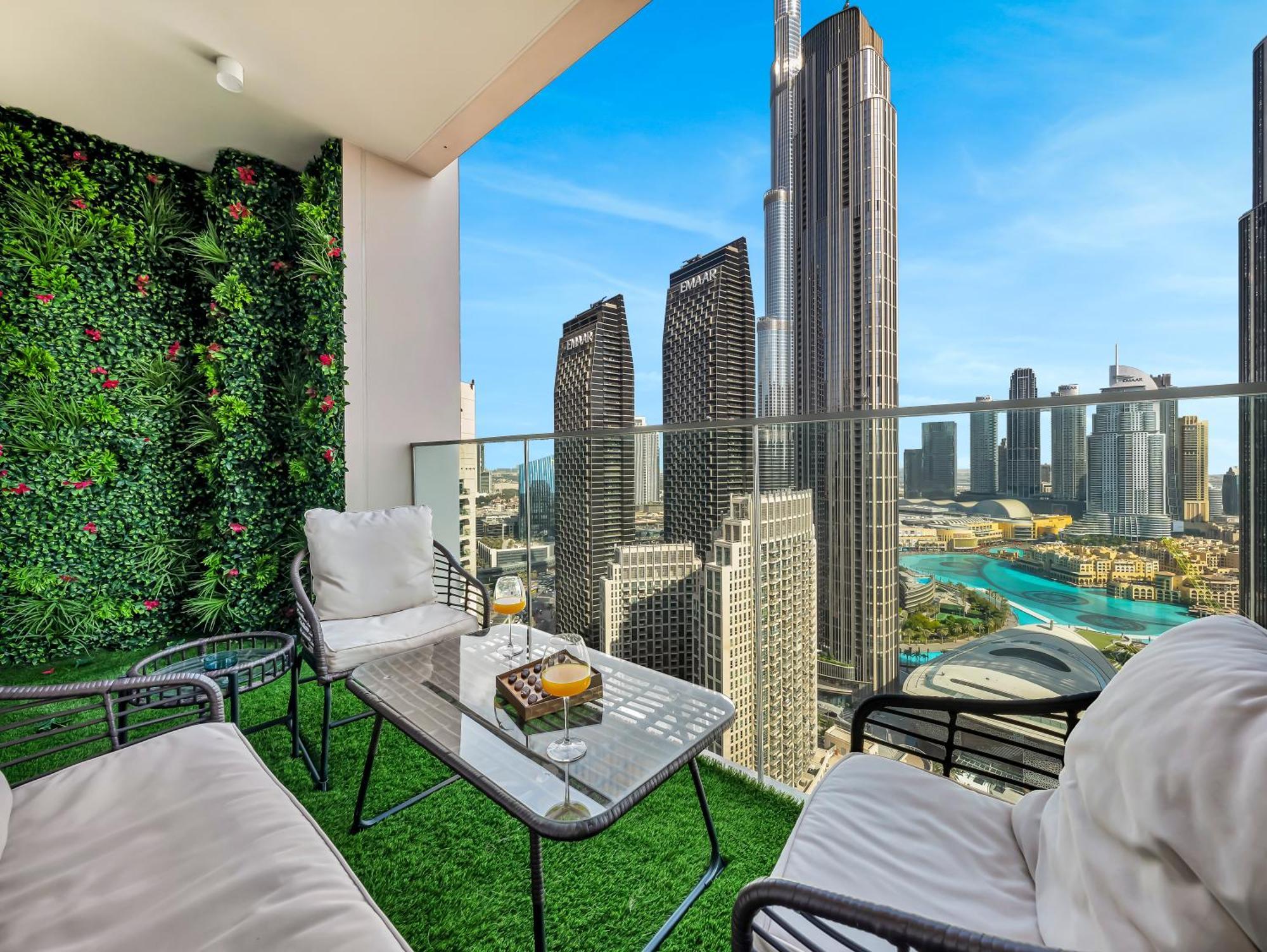 Apartment Burj Khalifa Bliss I 4 Bedroom I Burj Khalifa & Fountain Views I Free Gym, Pool, Parking, Wi-fi And Ps5 I By Skyline Serenity Dubai