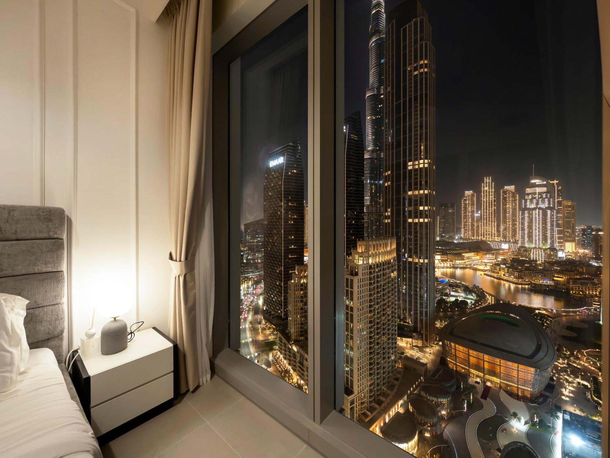 Apartment Burj Khalifa Bliss I 4 Bedroom I Burj Khalifa & Fountain Views I Free Gym, Pool, Parking, Wi-fi And Ps5 I By Skyline Serenity *