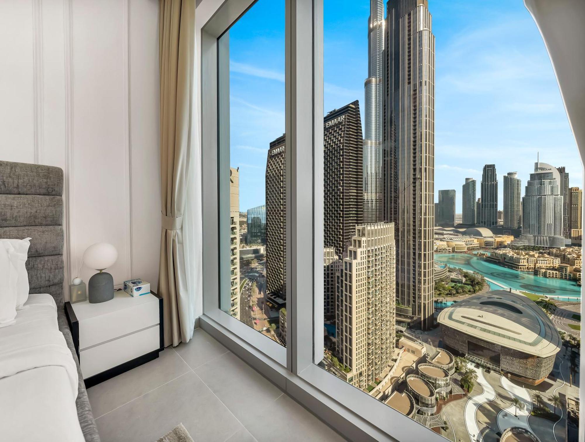 Apartment Burj Khalifa Bliss I 4 Bedroom I Burj Khalifa & Fountain Views I Free Gym, Pool, Parking, Wi-fi And Ps5 I By Skyline Serenity