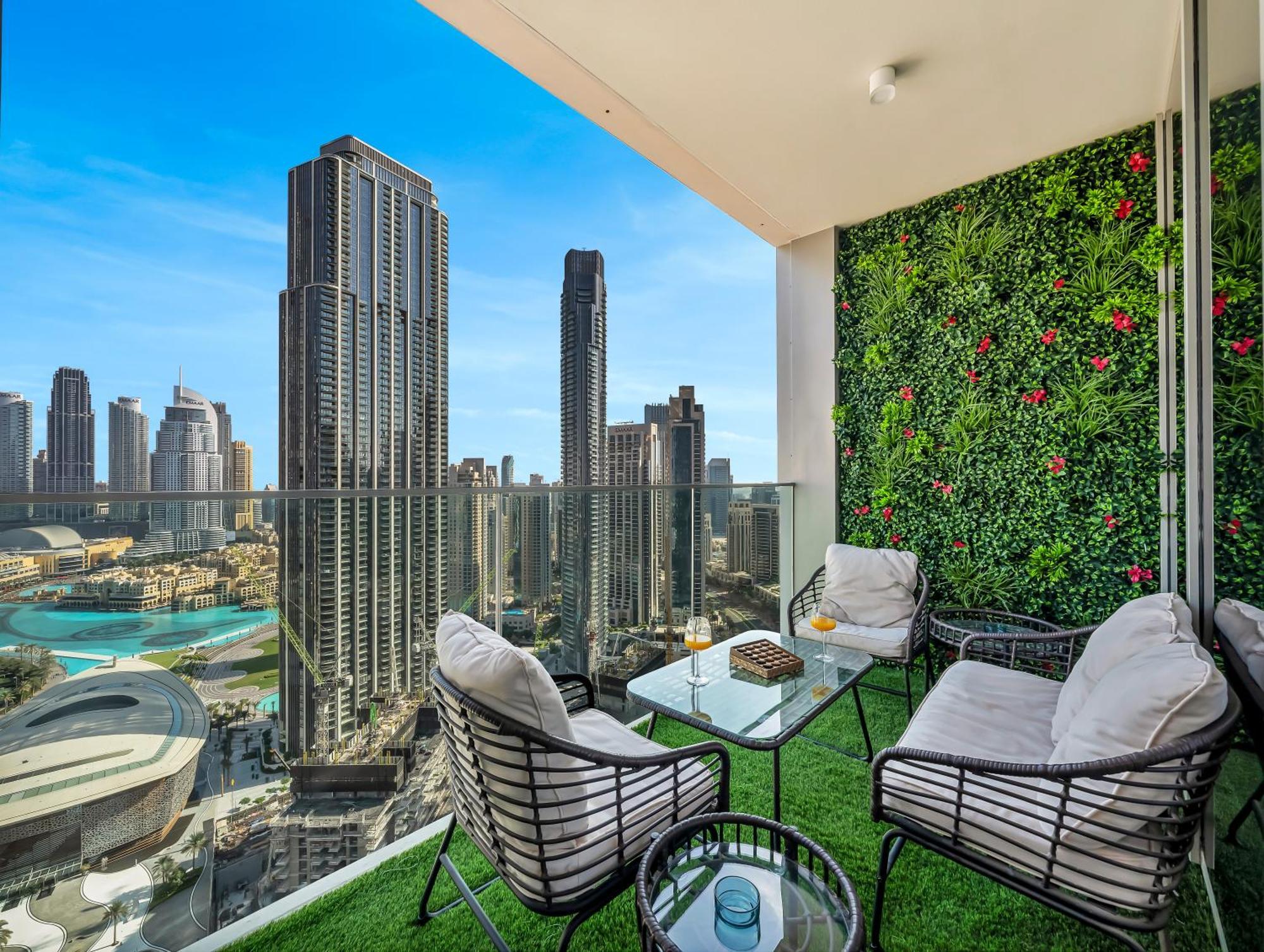 Apartment Burj Khalifa Bliss I 4 Bedroom I Burj Khalifa & Fountain Views I Free Gym, Pool, Parking, Wi-fi And Ps5 I By Skyline Serenity *