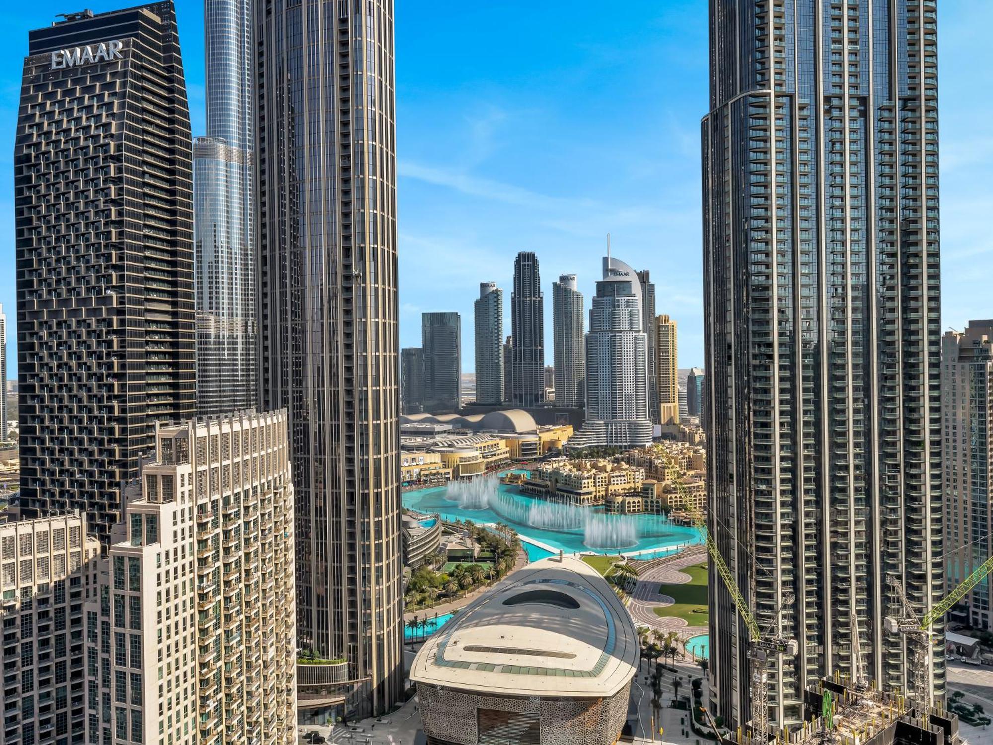 Apartment Burj Khalifa Bliss I 4 Bedroom I Burj Khalifa & Fountain Views I Free Gym, Pool, Parking, Wi-fi And Ps5 I By Skyline Serenity Dubai