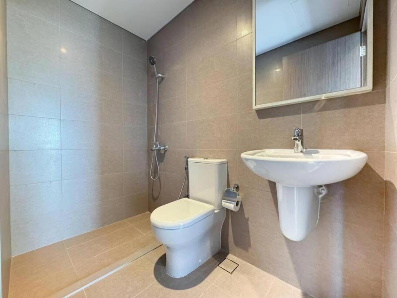 Brown Stone - Fountain & Burj Khalifa View Apartment