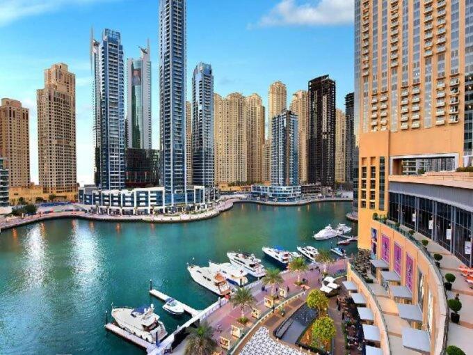 Luxury One Bedroom In Marina Dubai