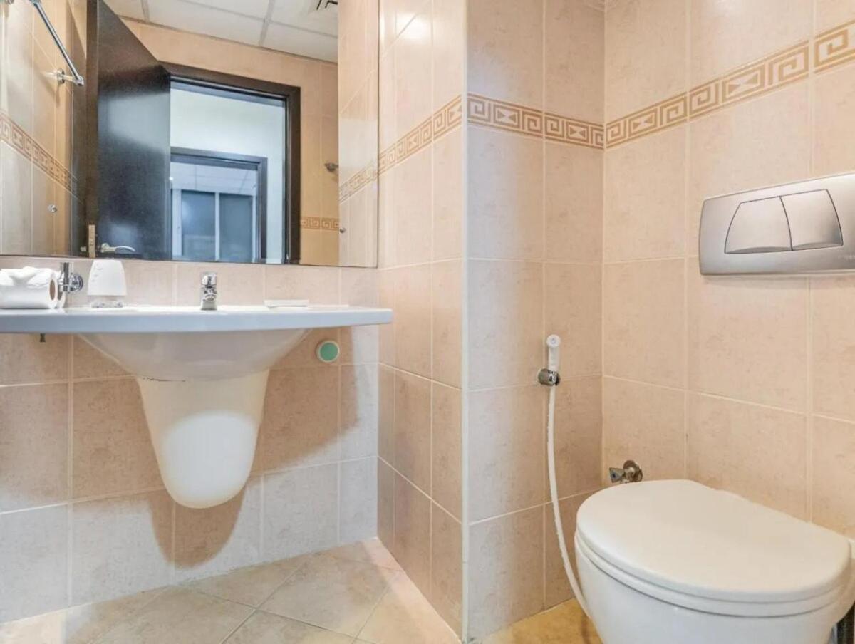 Luxury One Bedroom In Marina *