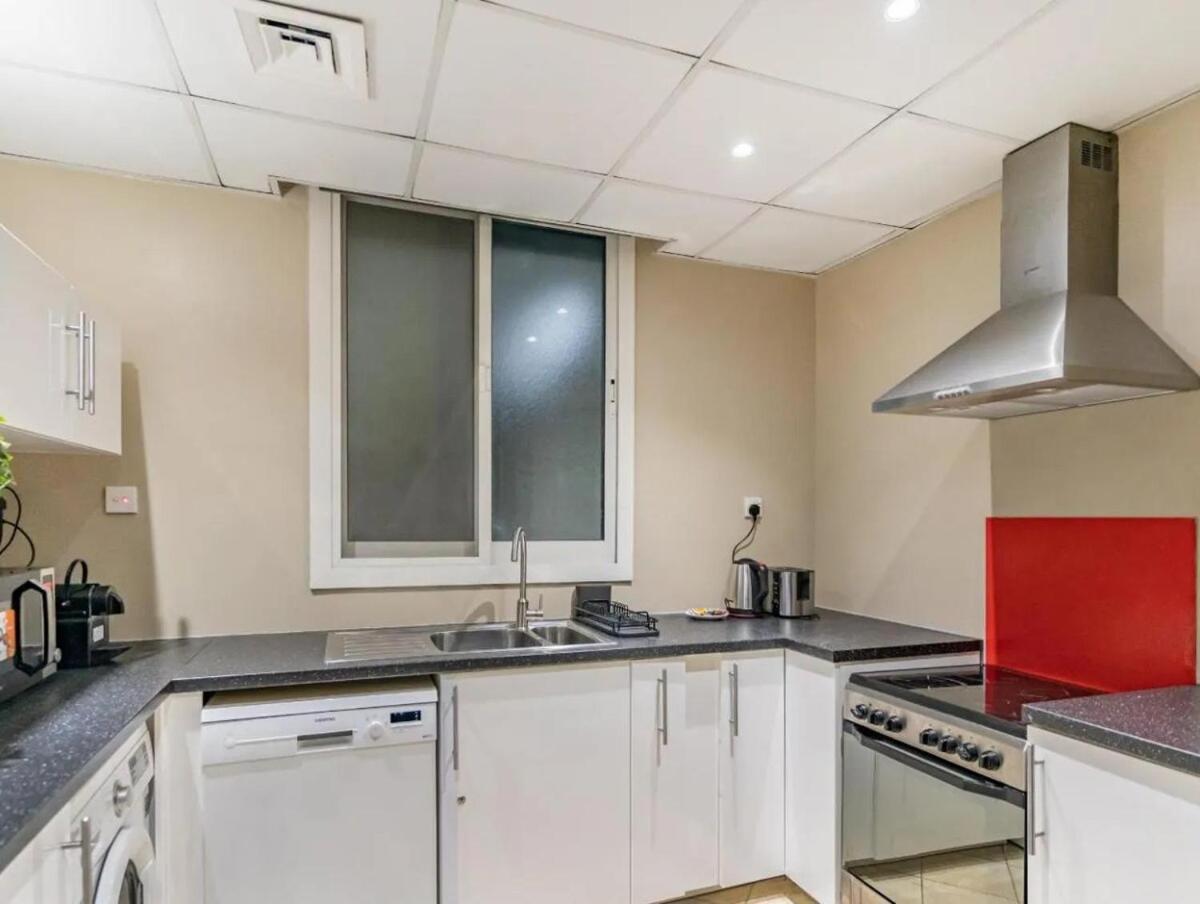 Luxury One Bedroom In Marina Daire Dubai