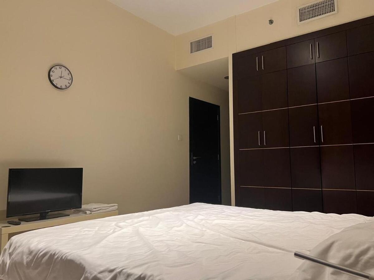 Luxury One Bedroom In Marina Dubai
