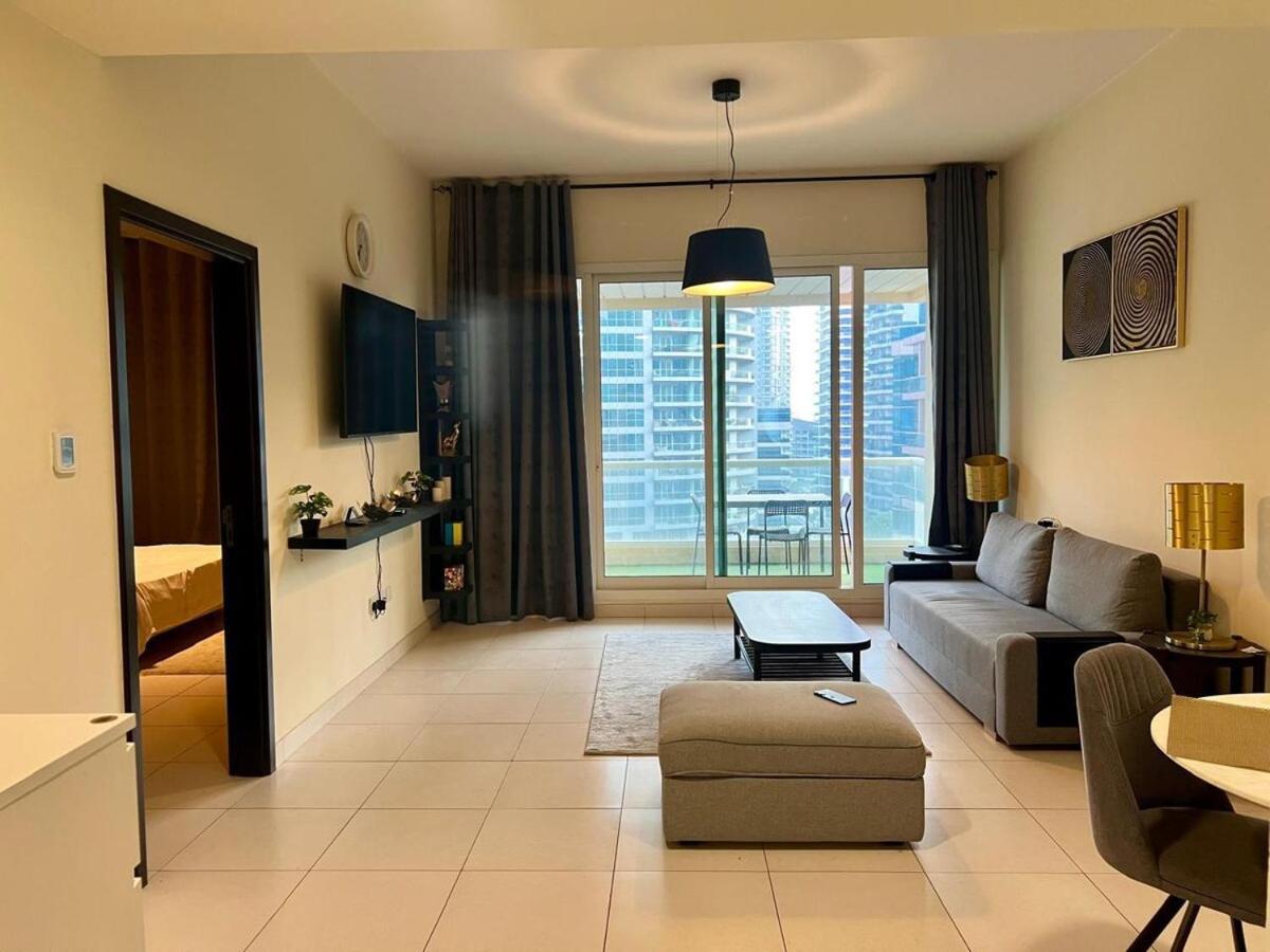Luxury One Bedroom In Marina *
