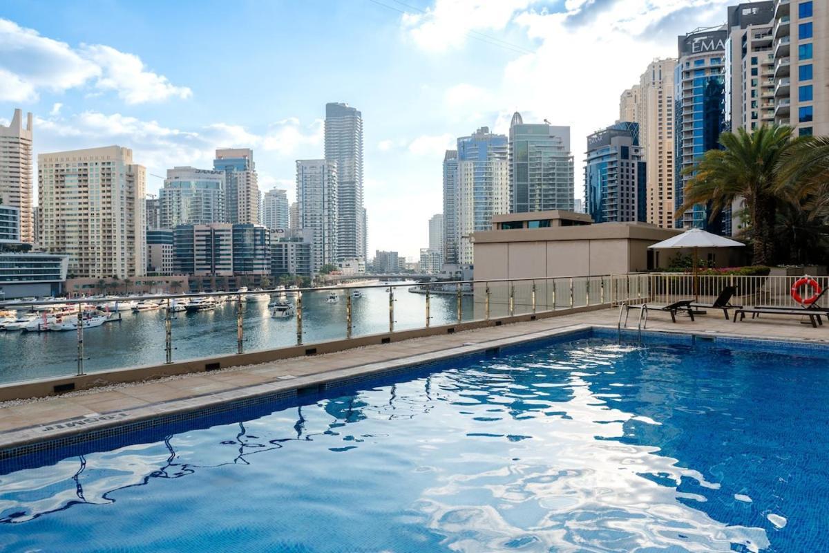 Luxury Waterfront Marina Apartment