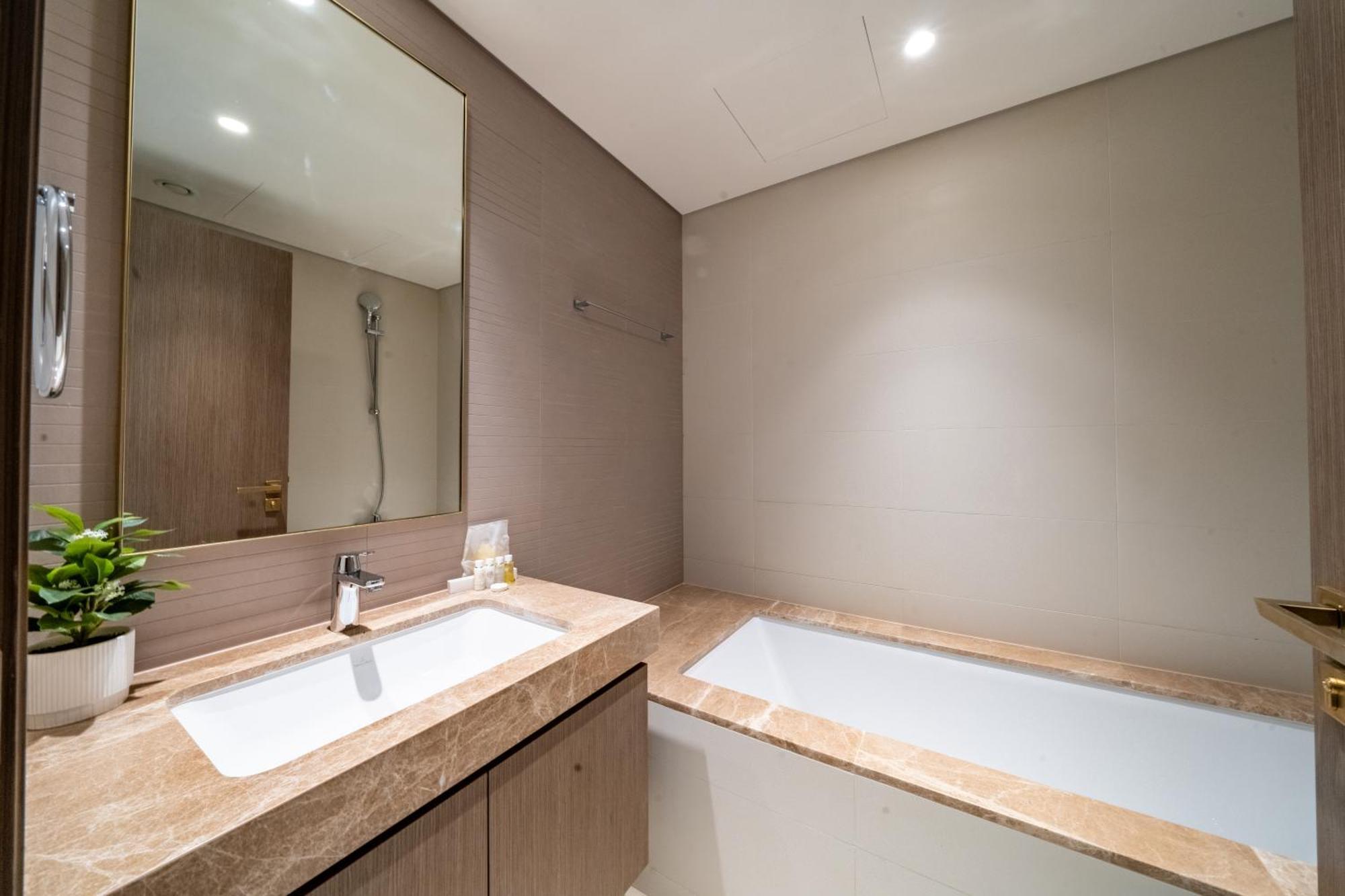 Homes Beyond Brand New 2br With Access *