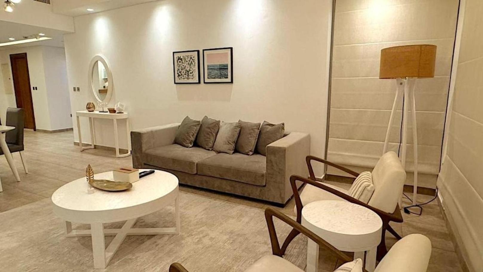 Apartment Luxury Sea View Near Five Palm - 2 Bedrooms - Pool - Gym *
