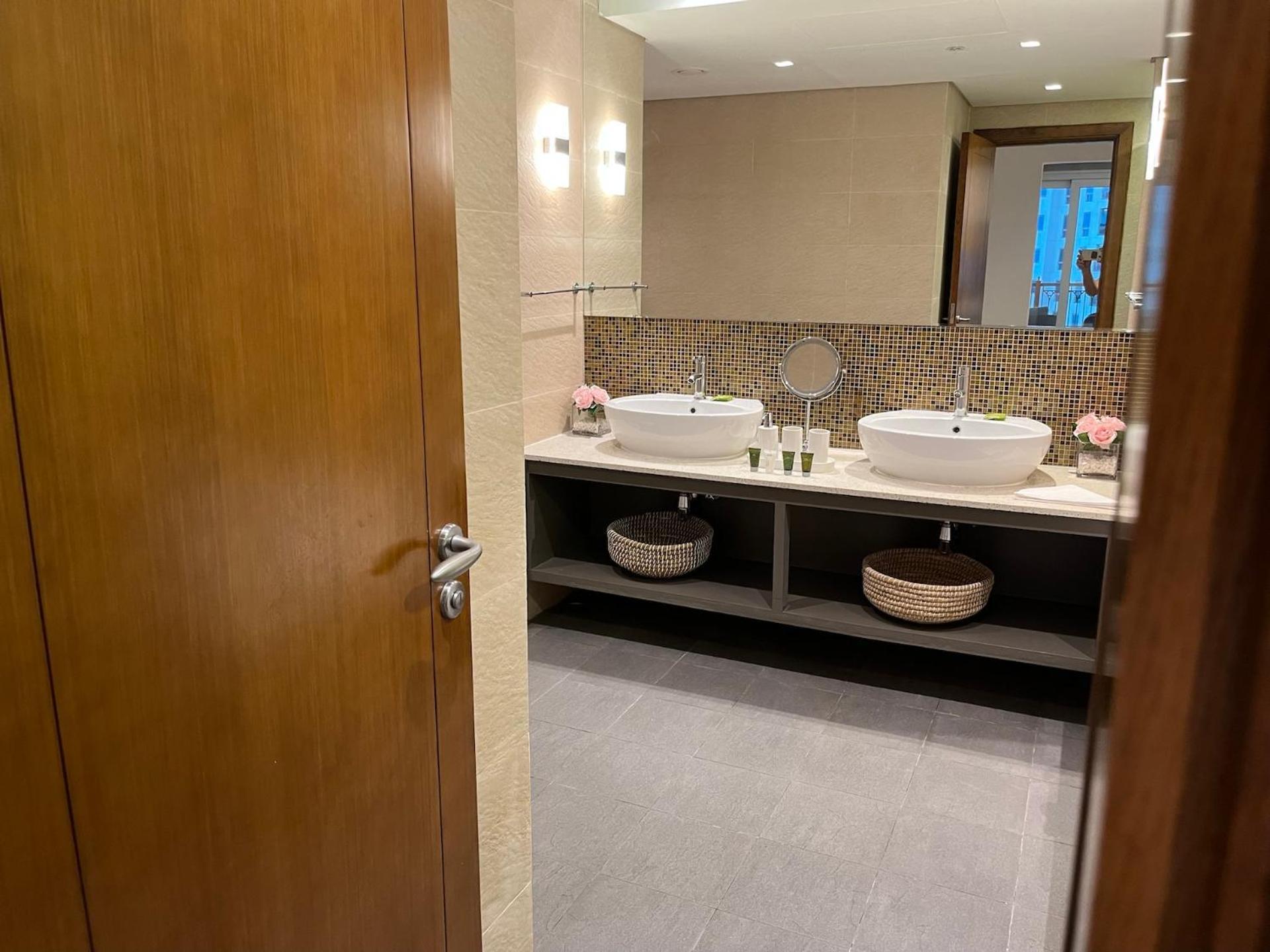 Luxury Sea View Near Five Palm - 2 Bedrooms - Pool - Gym Apartment *