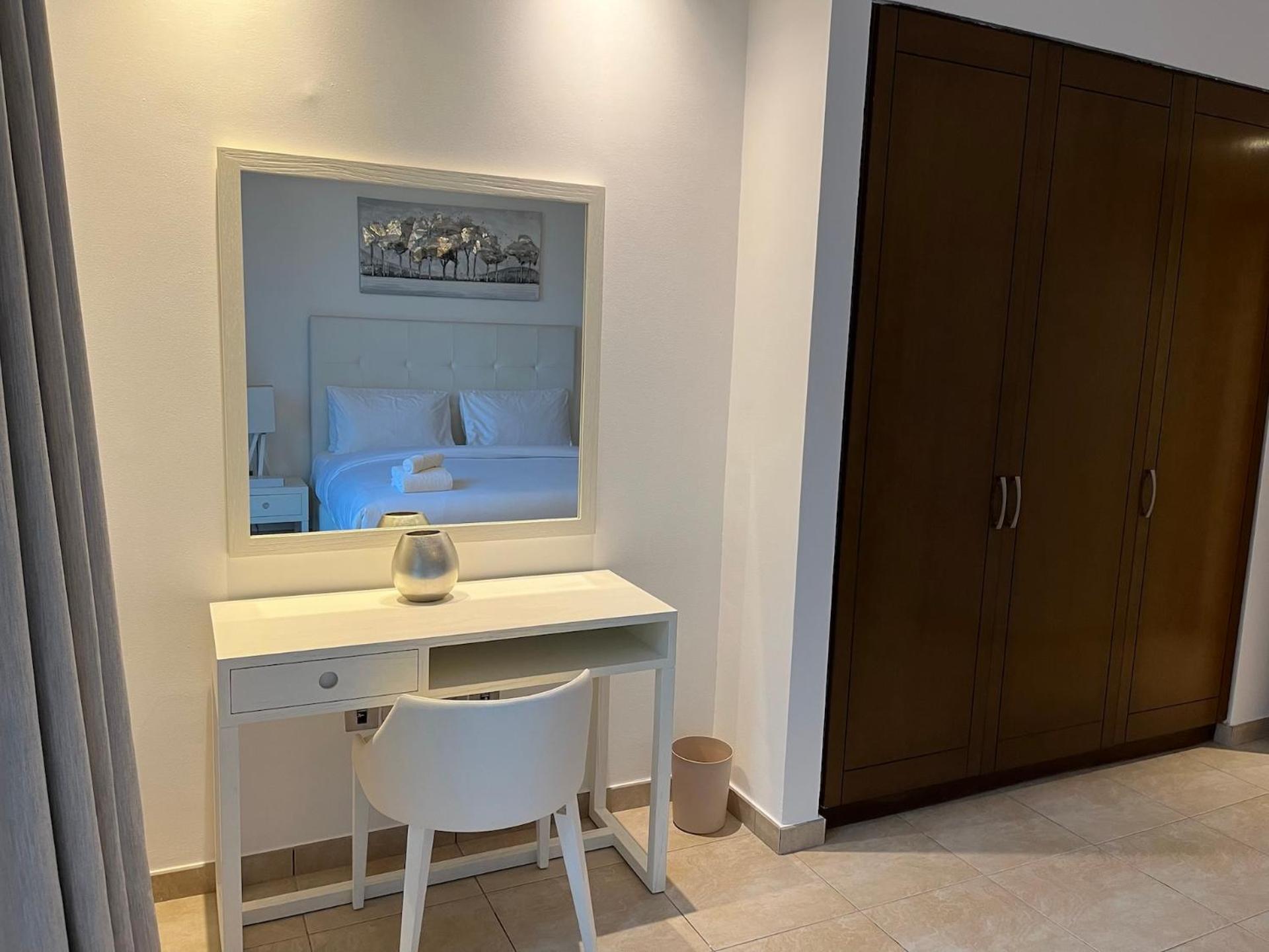 Luxury Sea View Near Five Palm - 2 Bedrooms - Pool - Gym Dubai