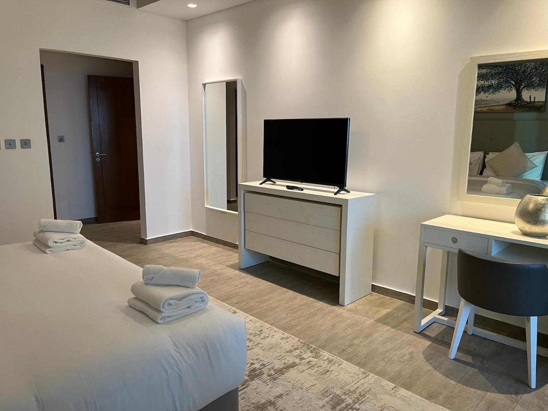 Luxury Sea View Near Five Palm - 2 Bedrooms - Pool - Gym Apartment