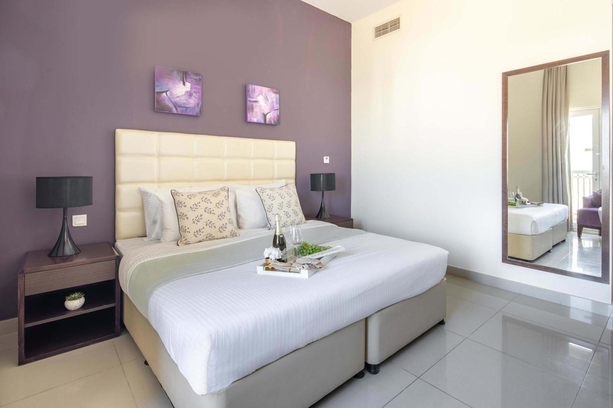 Frank Porter - Suburbia Apartment Dubai