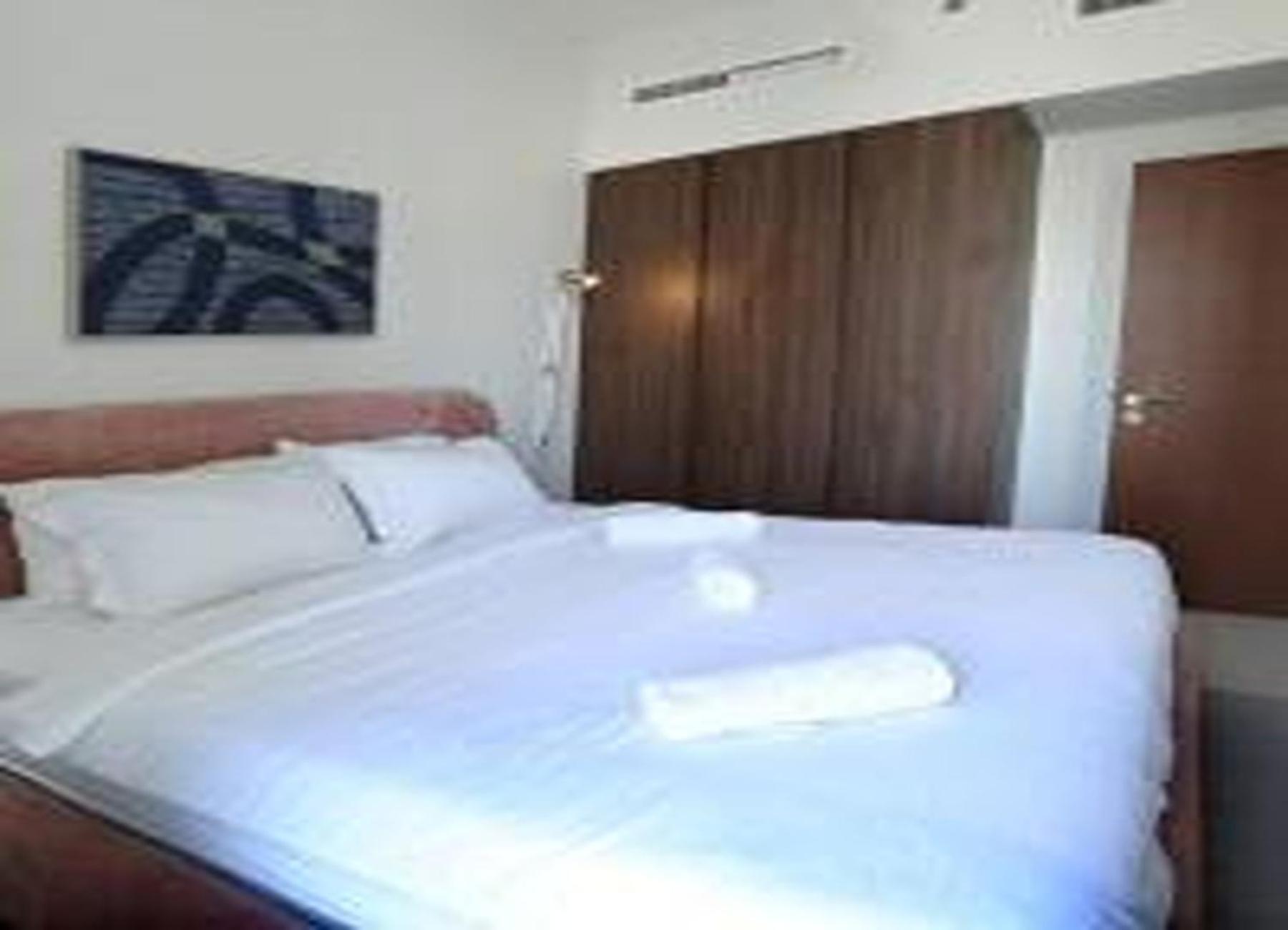 Brown Stone - & Canal View Reva Dubai