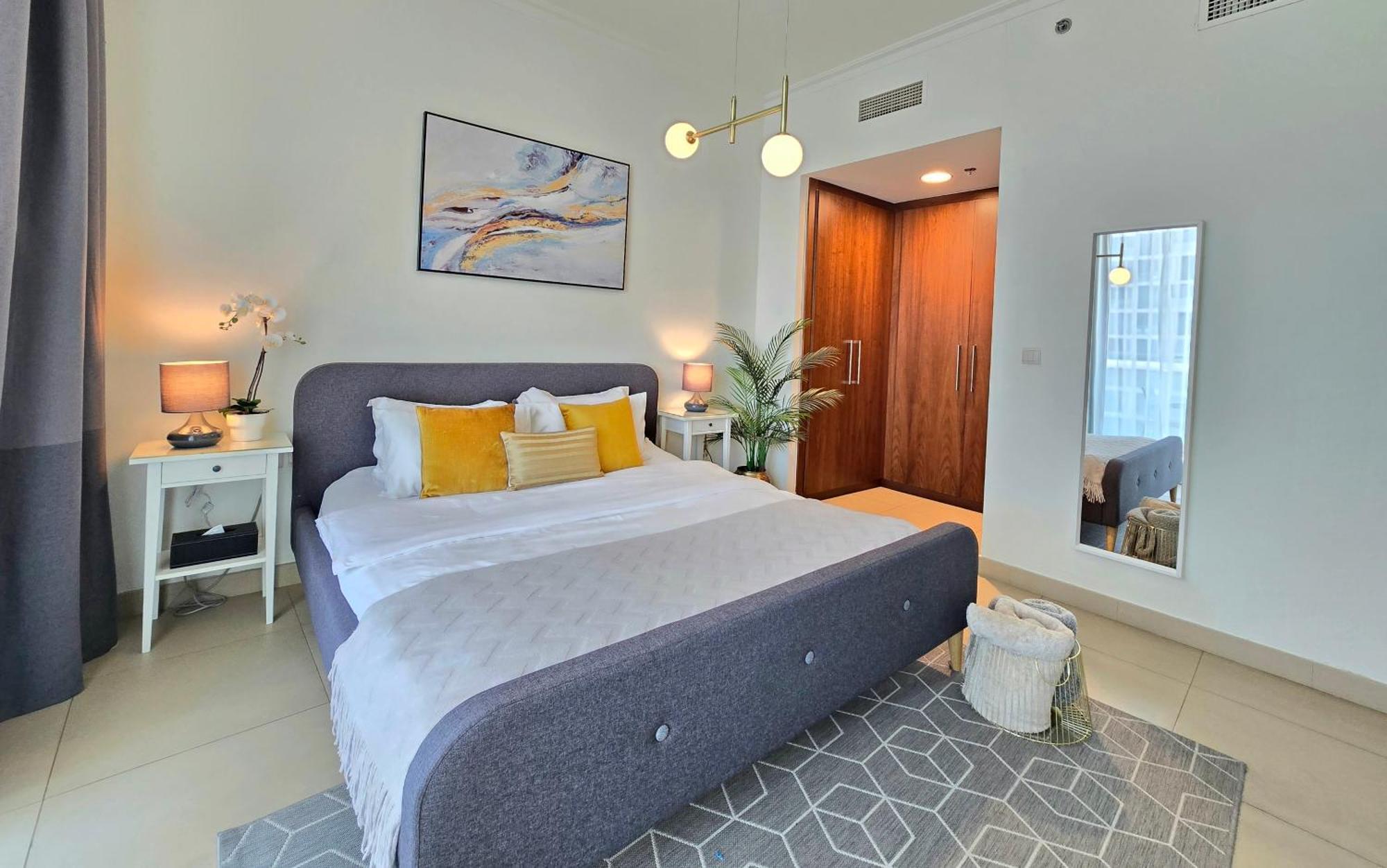Perfect View W/ Direct Access To Mall & Metro