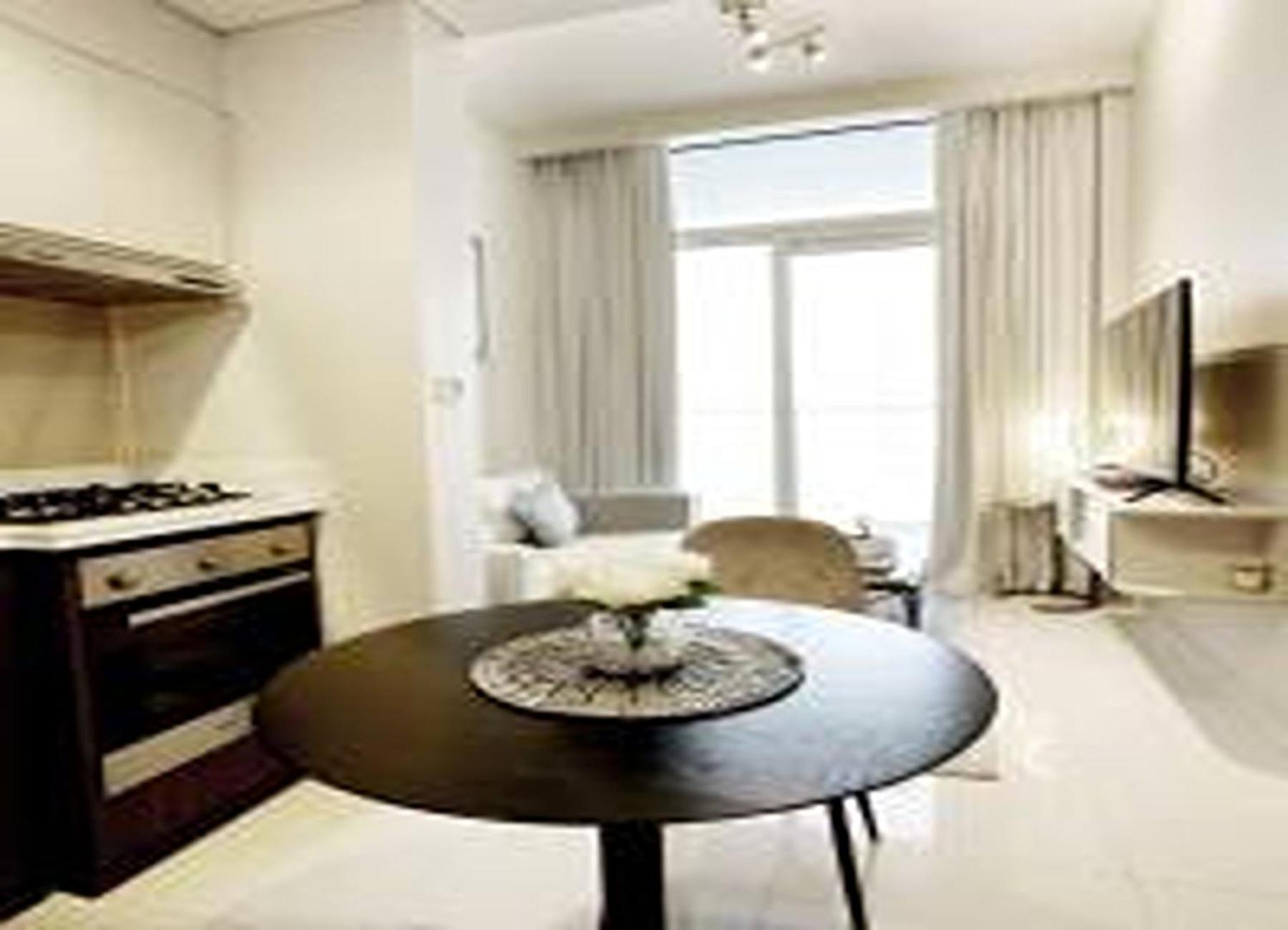 Brown Stone - & Canal View Reva