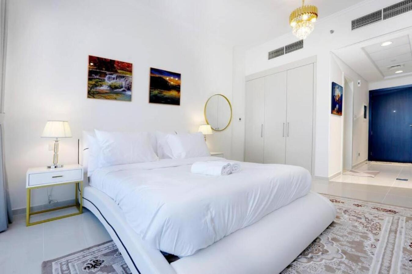 Brown Stone - Carson View Daire Dubai