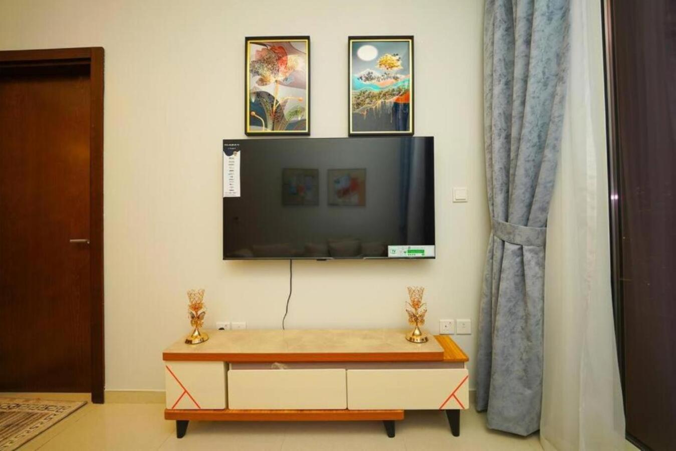 Brown Stone -canal View Vera Ii Apartment Dubai