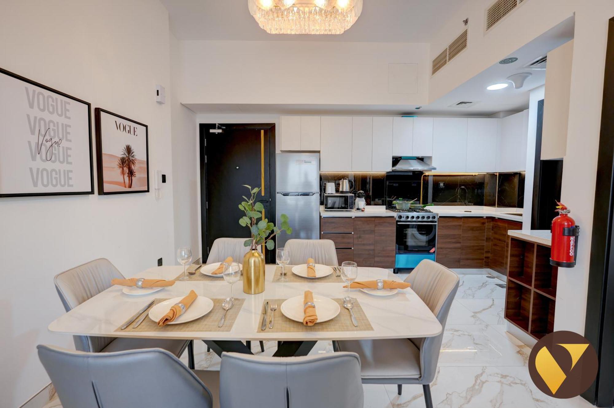 Vogue Elegance Olivz By Danube Apartment