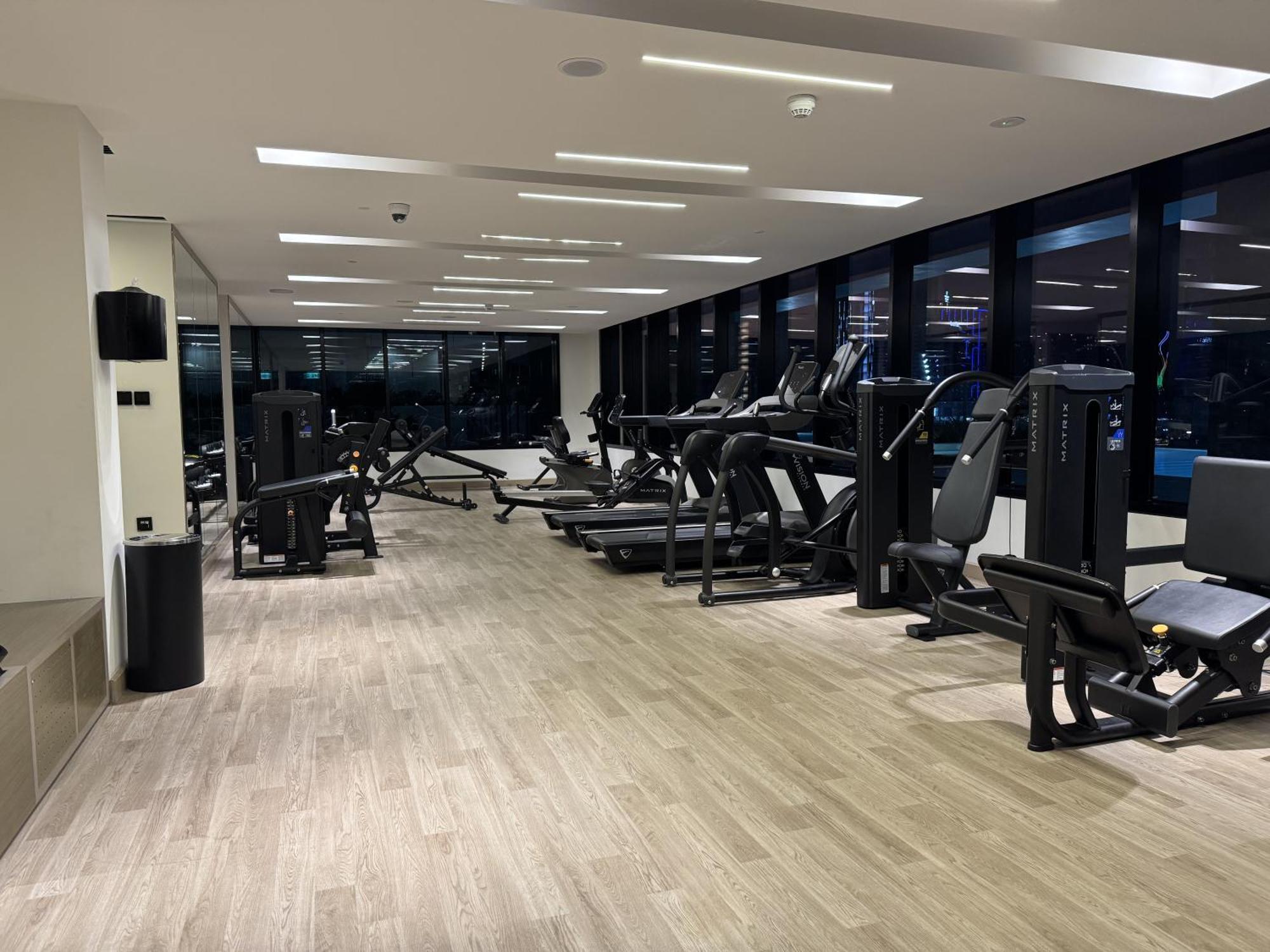 Burj Khalifa Poolview 1br For 4 People