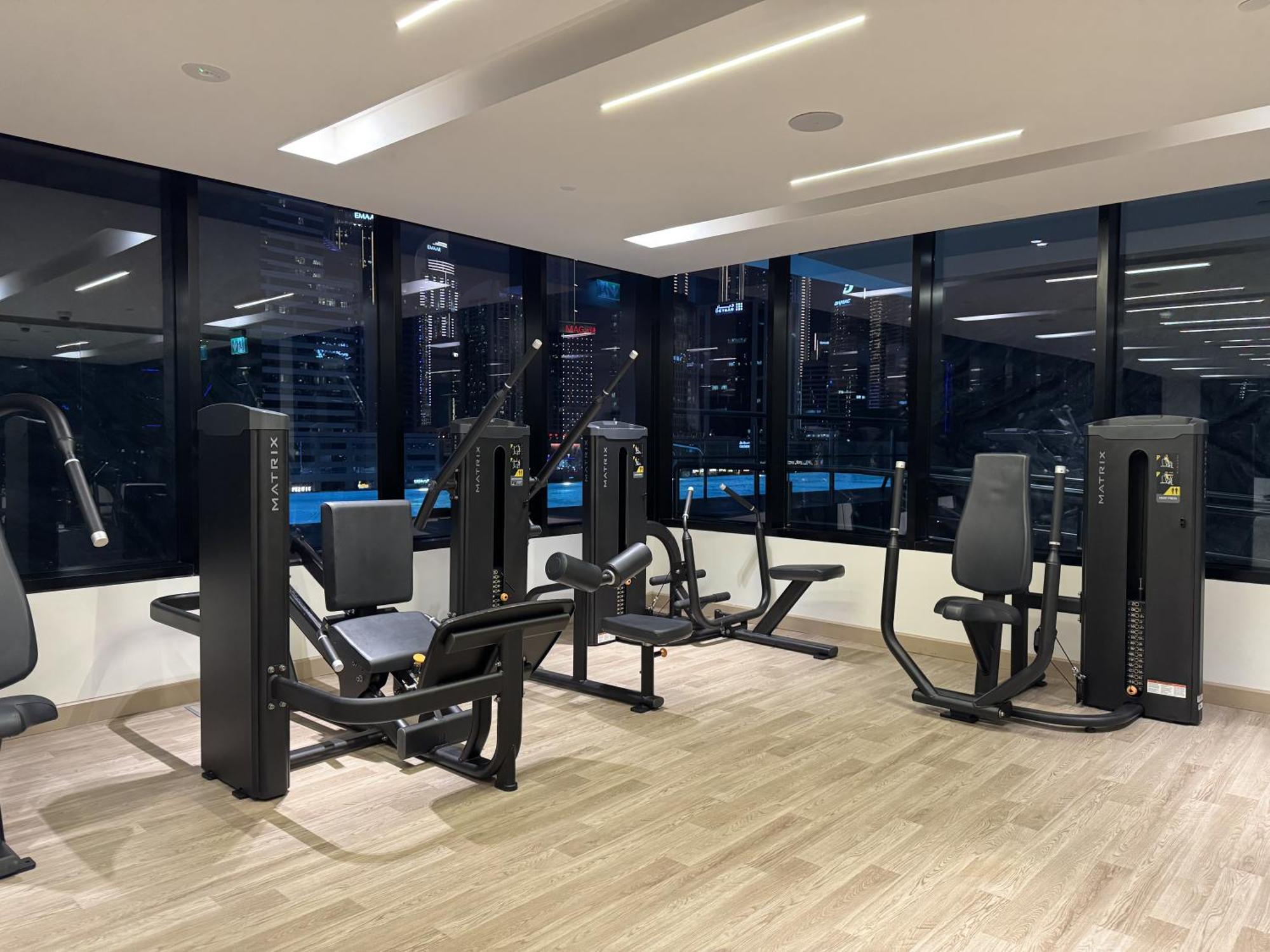 Burj Khalifa Poolview 1br For 4 People *