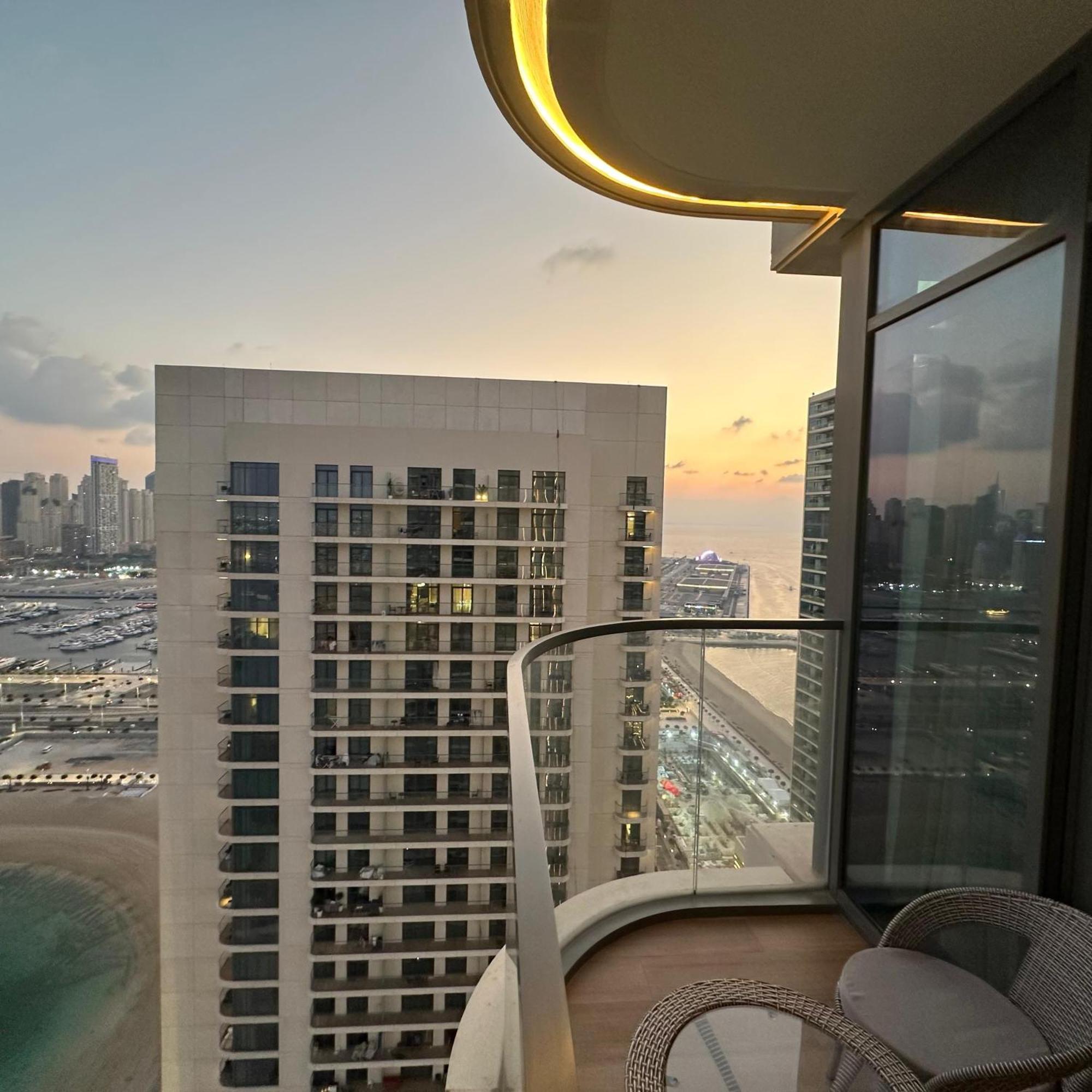 Daire Amakin Beachfront Palm Jumeirah Marina Vista 2 Dubai