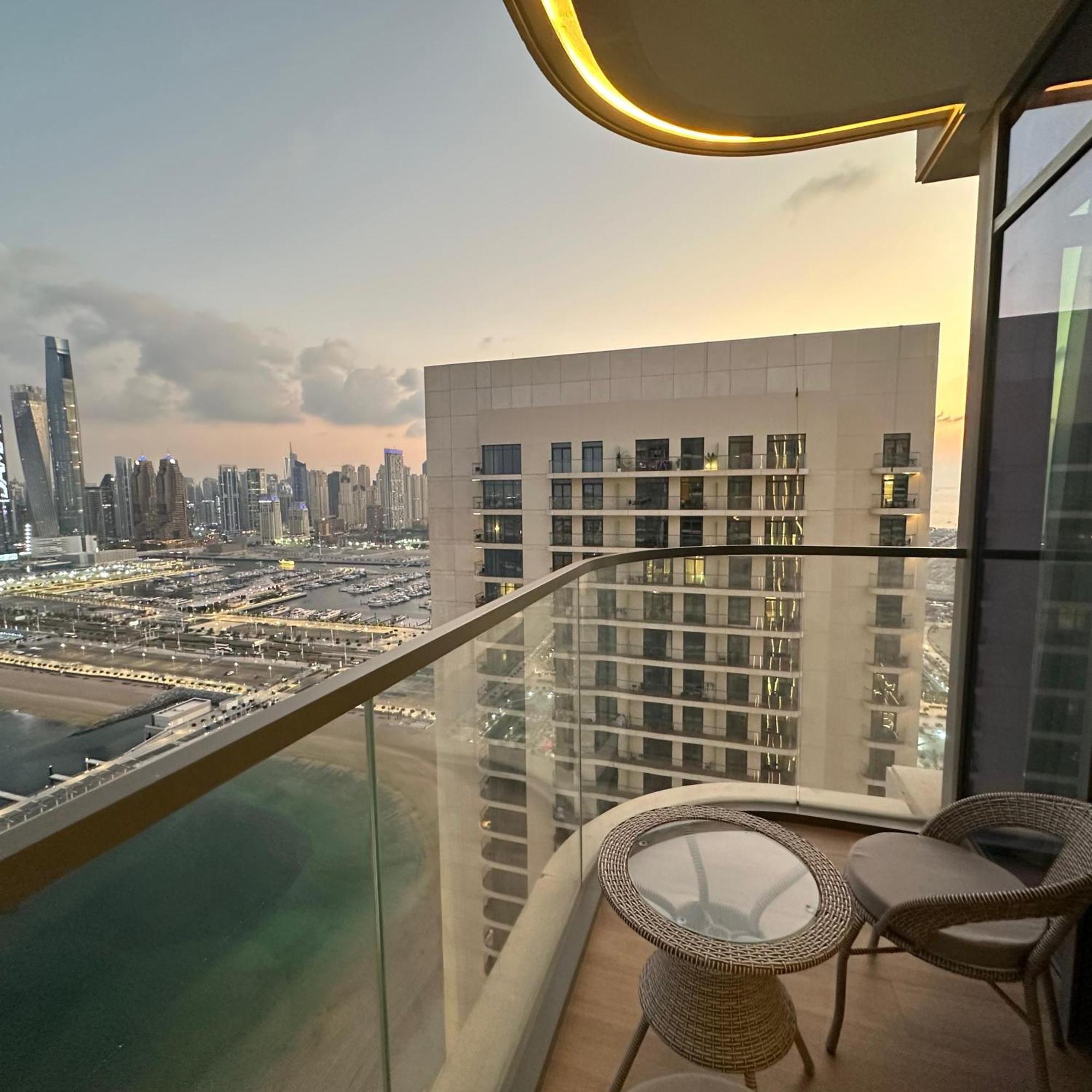 Amakin Beachfront Palm Jumeirah Marina Vista 2 *