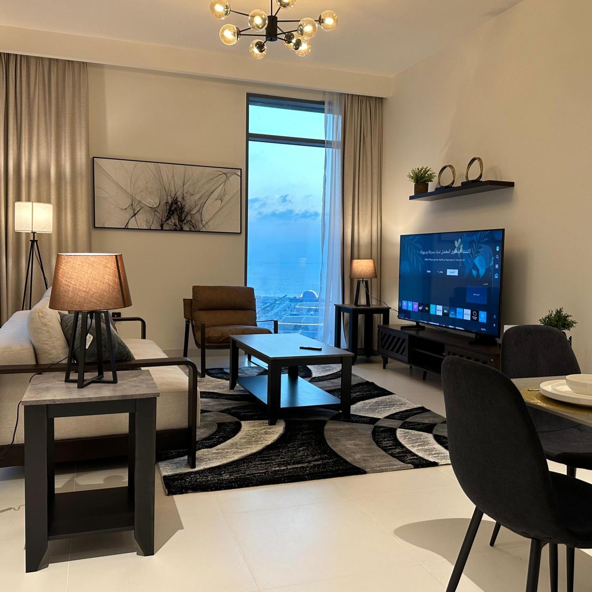 Amakin Beachfront Palm Jumeirah Marina Vista 2 Daire *