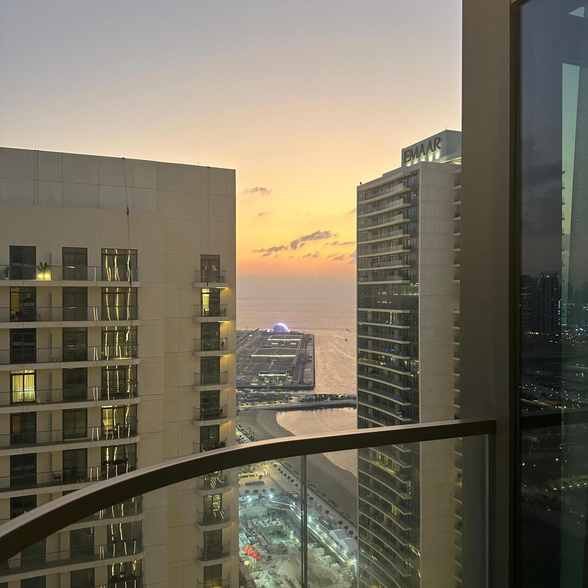 Daire Amakin Beachfront Palm Jumeirah Marina Vista 2 Dubai