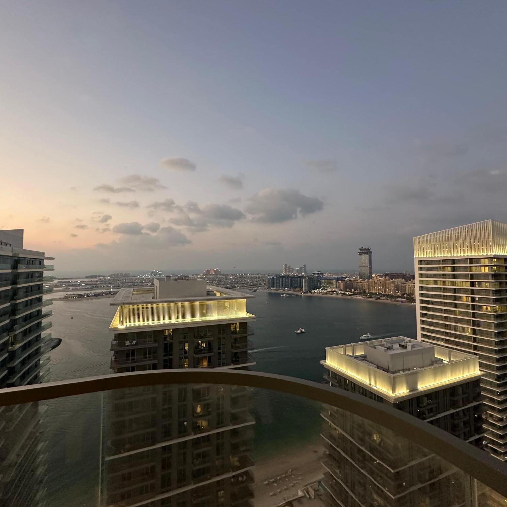 Amakin Beachfront Palm Jumeirah Marina Vista 2 Daire *