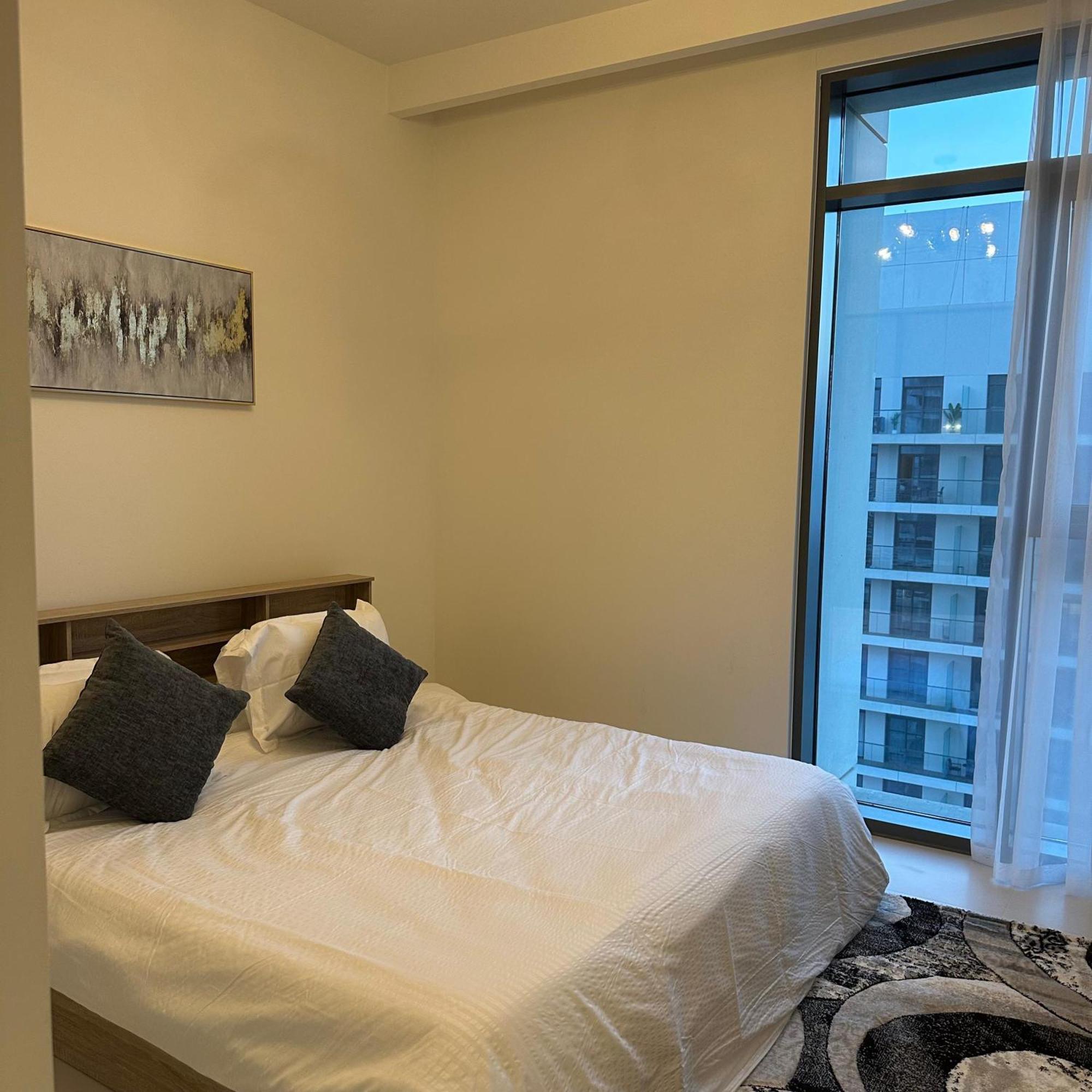 Amakin Beachfront Palm Jumeirah Marina Vista 2 *