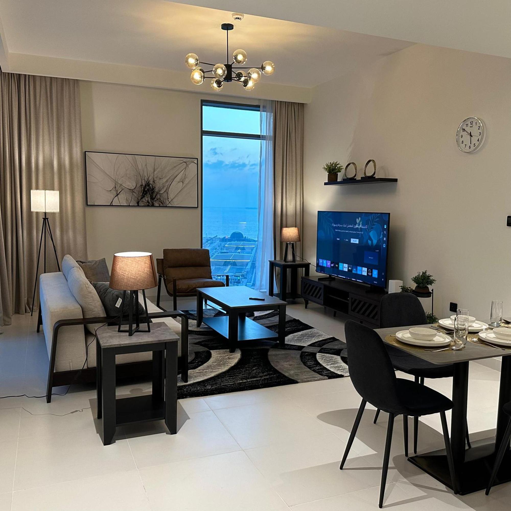 Amakin Beachfront Palm Jumeirah Marina Vista 2 Dubai