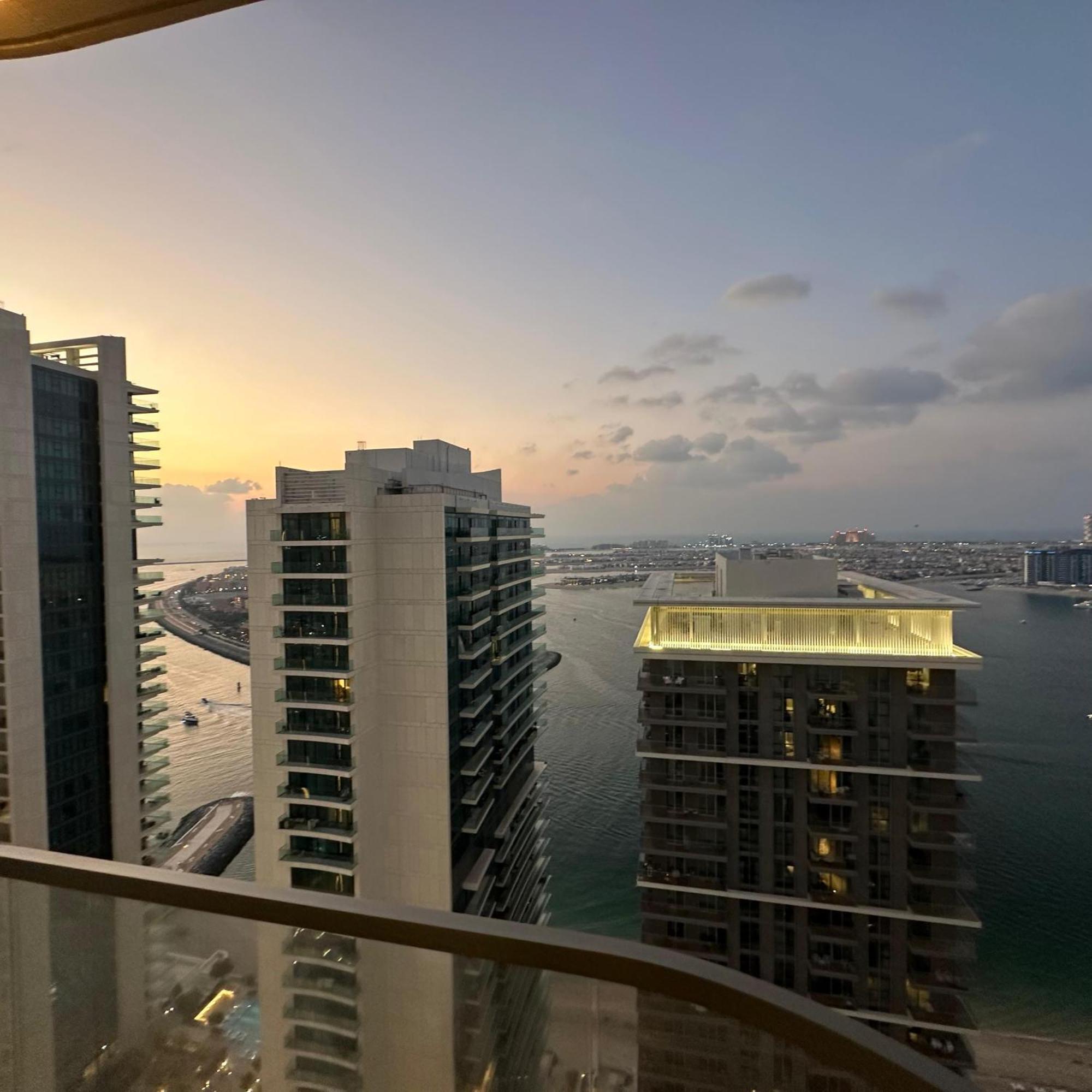 Amakin Beachfront Palm Jumeirah Marina Vista 2 Daire Dubai