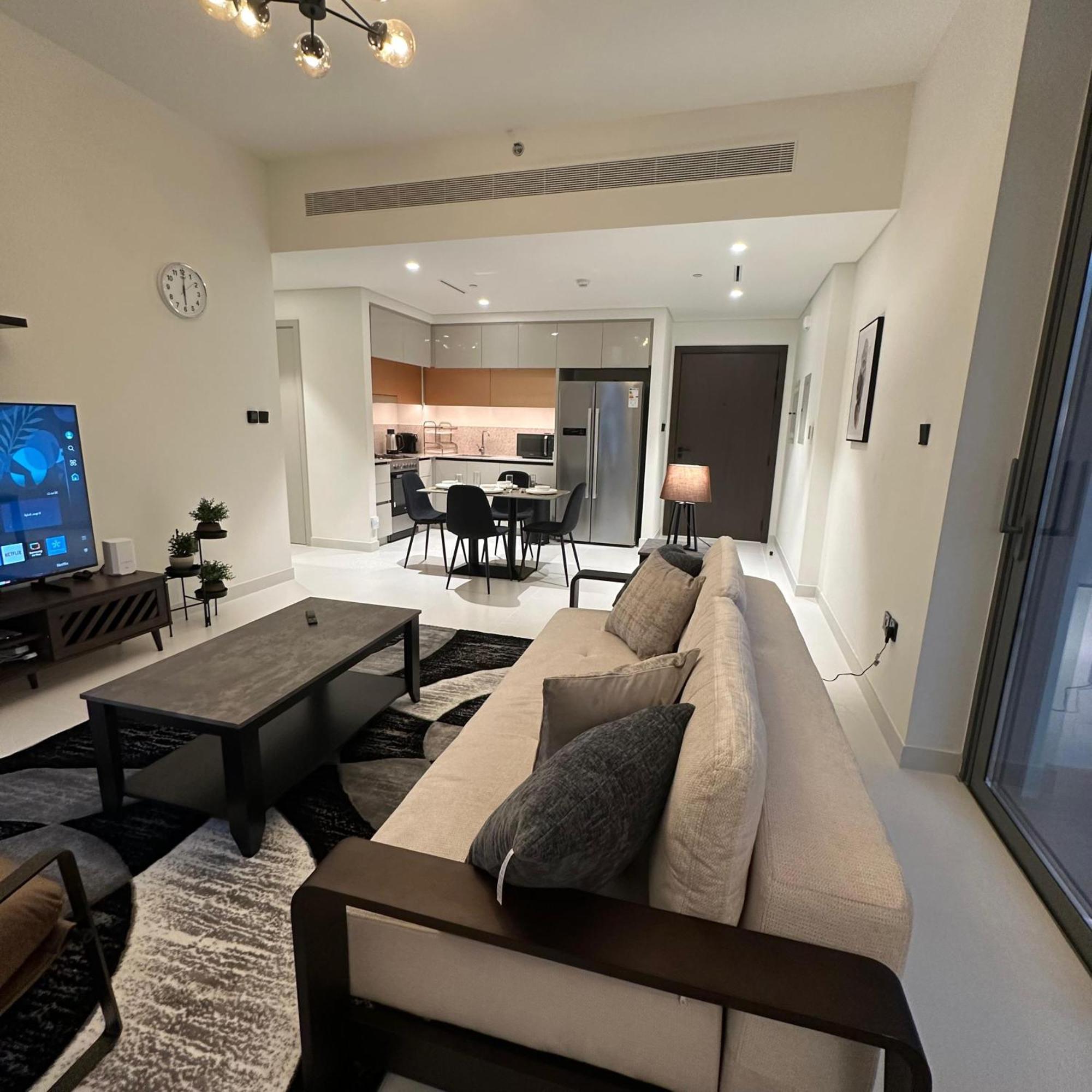 Amakin Beachfront Palm Jumeirah Marina Vista 2 Daire