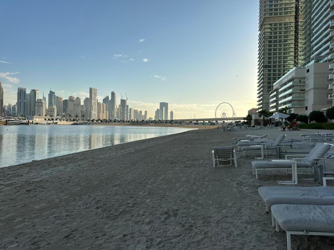Daire Amakin Beachfront Palm Jumeirah Marina Vista 2