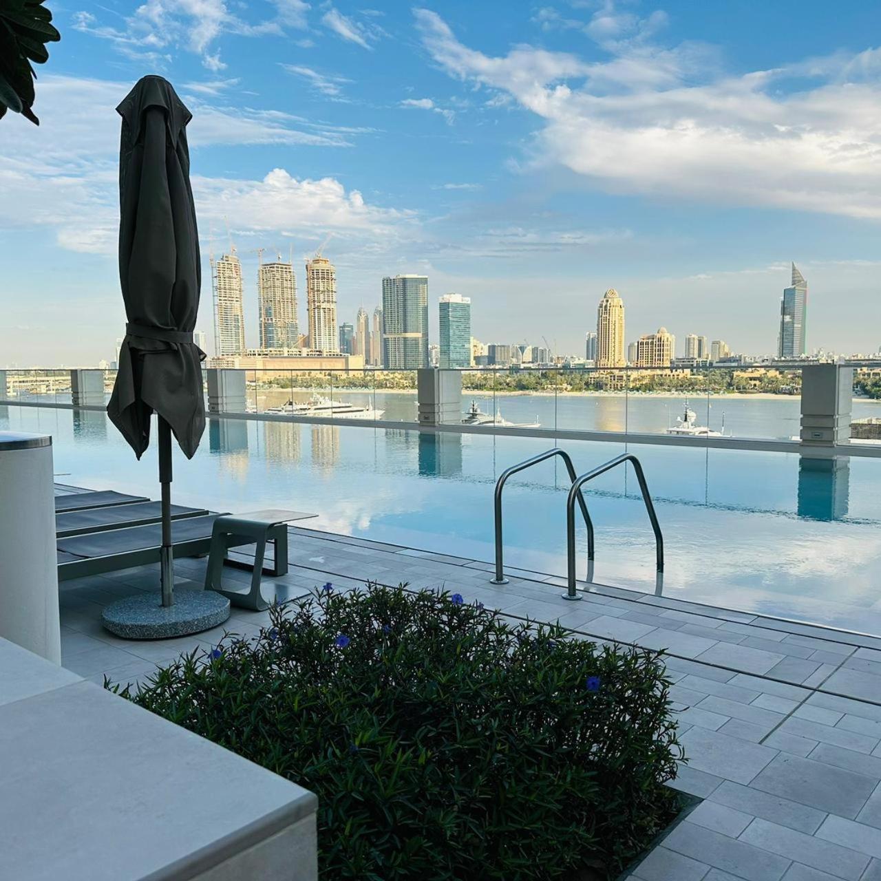 Daire Amakin Beachfront Palm Jumeirah Marina Vista 2 Dubai