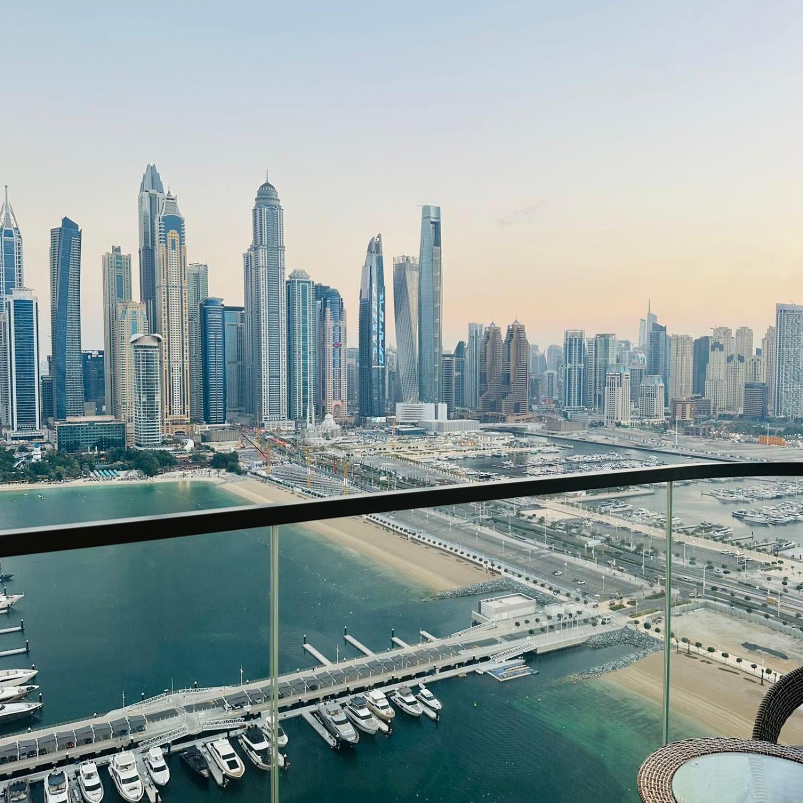 Amakin Beachfront Palm Jumeirah Marina Vista 2 Daire