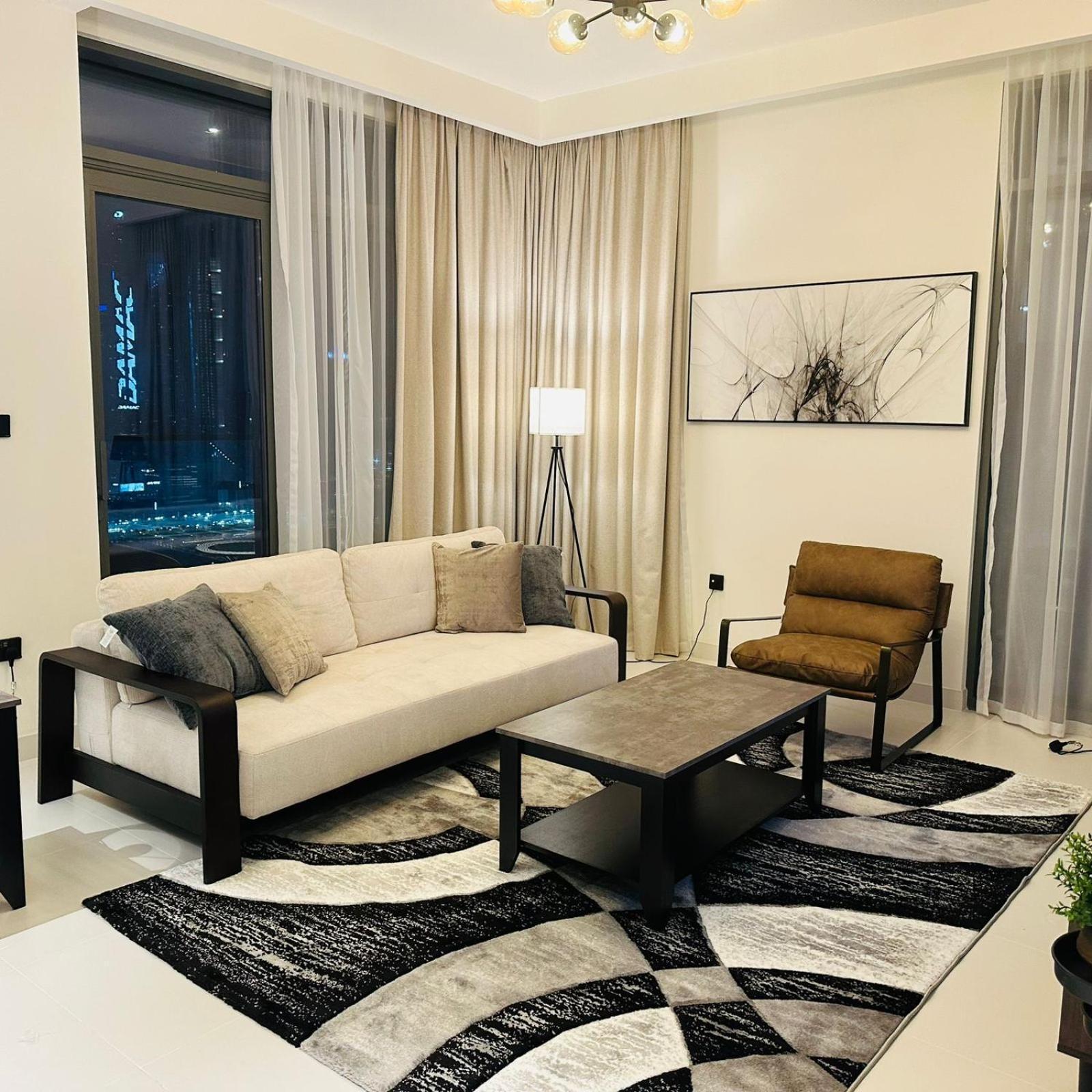Daire Amakin Beachfront Palm Jumeirah Marina Vista 2 Dubai