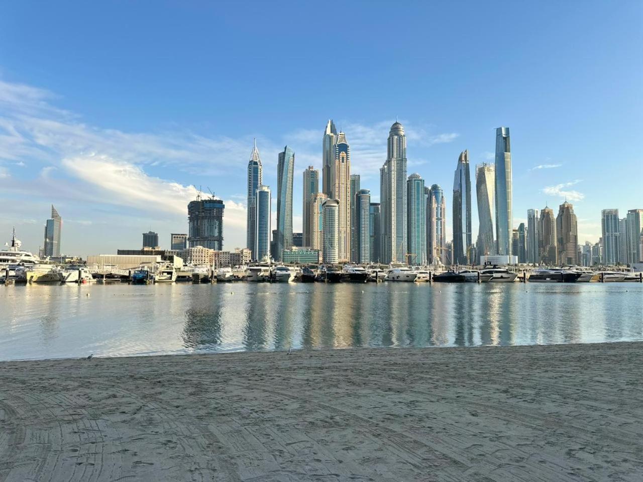 Amakin Beachfront Palm Jumeirah Marina Vista 2 Daire