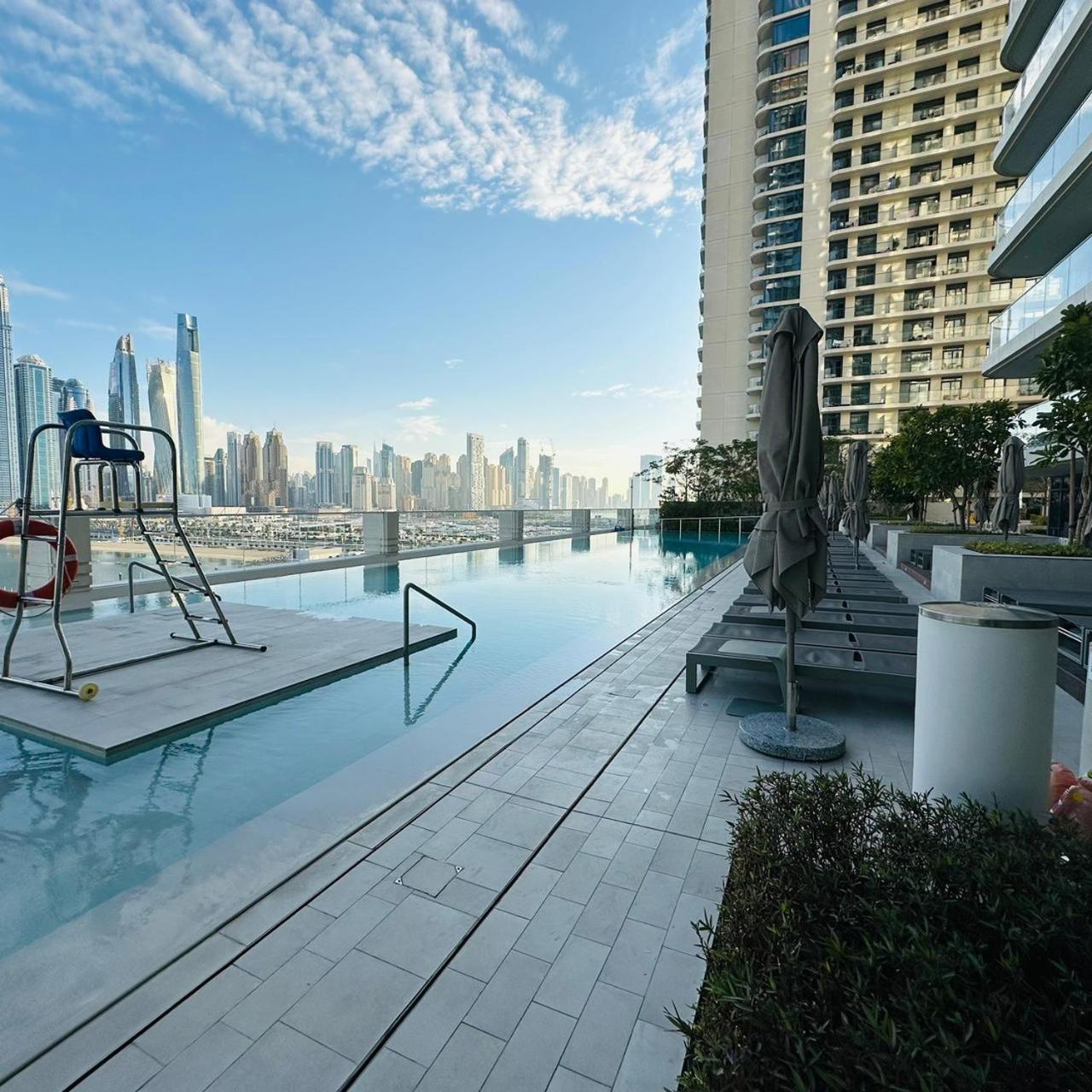 Daire Amakin Beachfront Palm Jumeirah Marina Vista 2