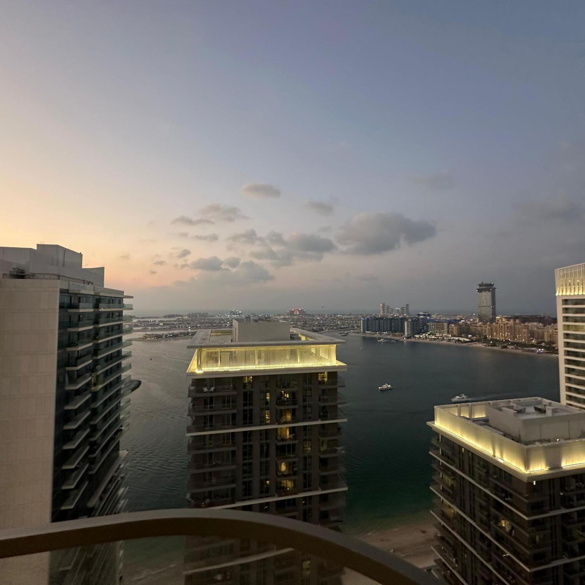 Amakin Beachfront Palm Jumeirah Marina Vista 2 Daire *