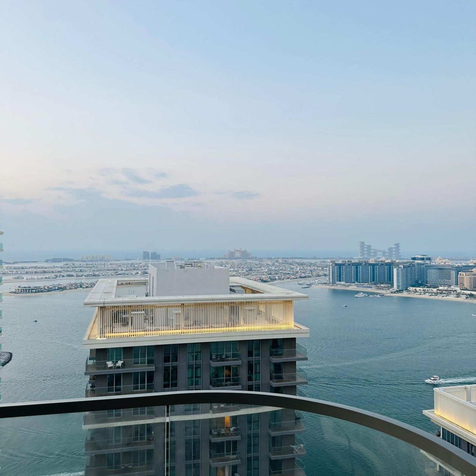 Daire Amakin Beachfront Palm Jumeirah Marina Vista 2 *