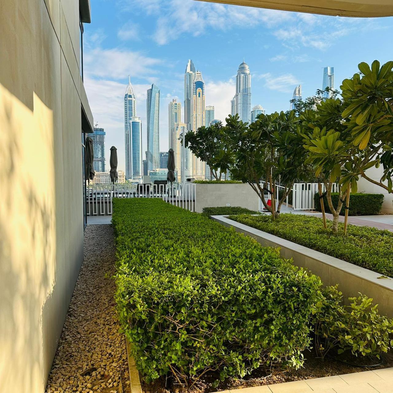 Amakin Beachfront Palm Jumeirah Marina Vista 2