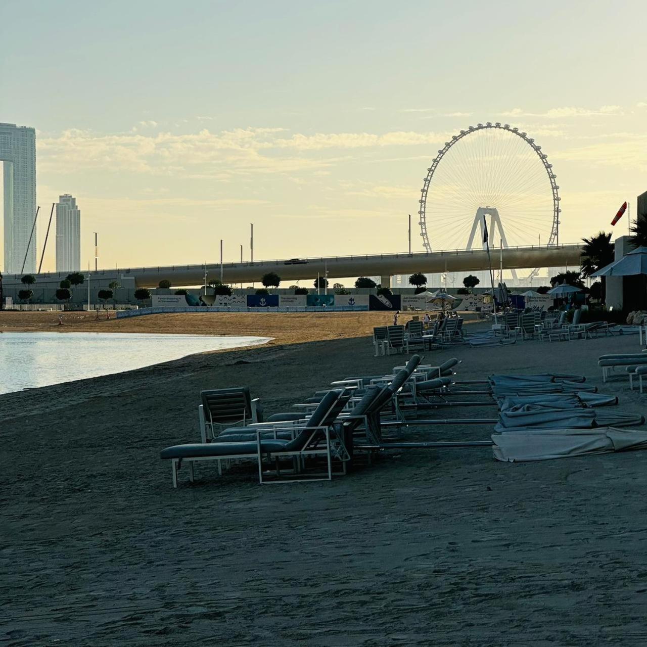 Amakin Beachfront Palm Jumeirah Marina Vista 2 Daire *